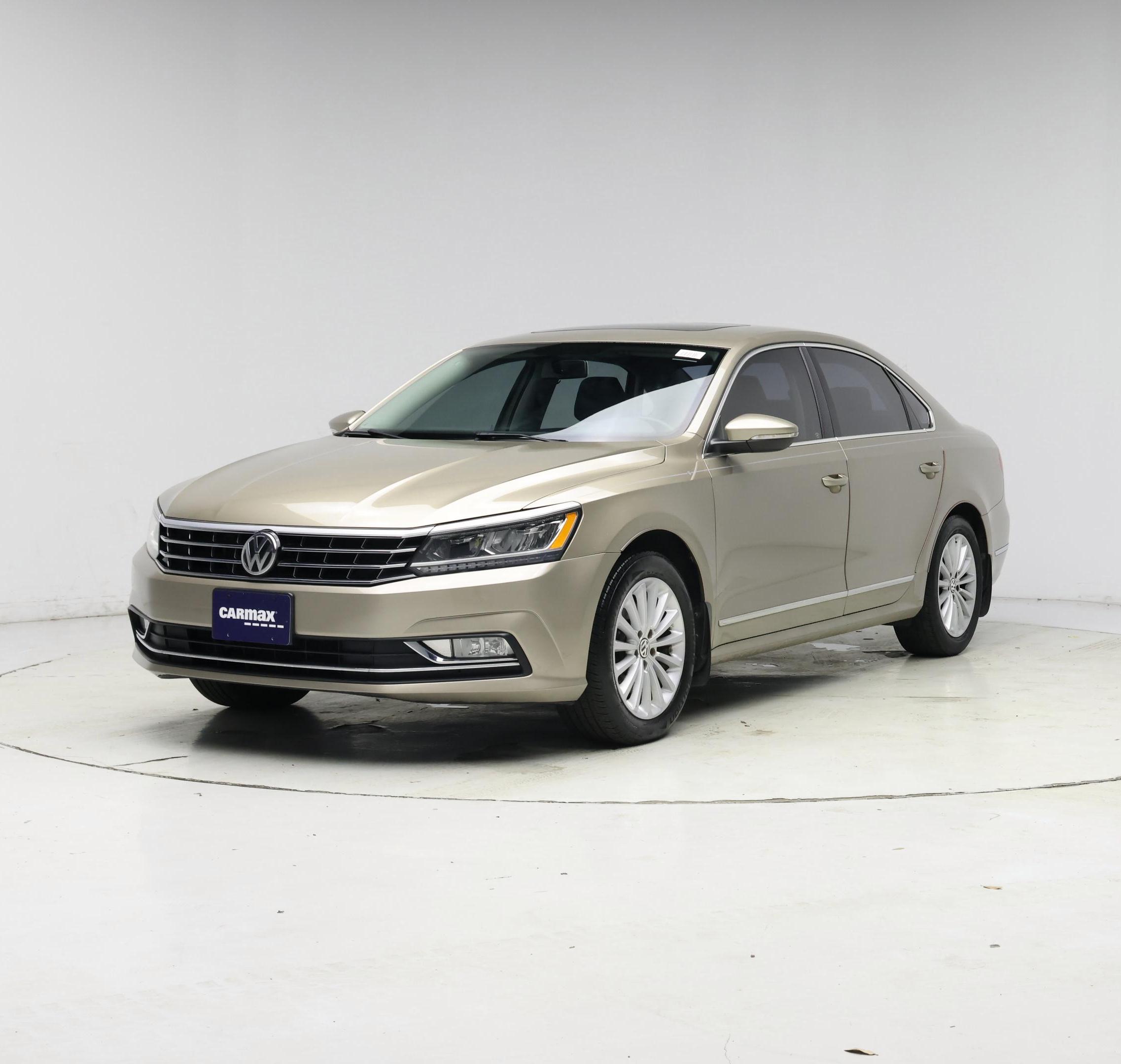 Thumbnail: 2016 Volkswagen Passat - 4