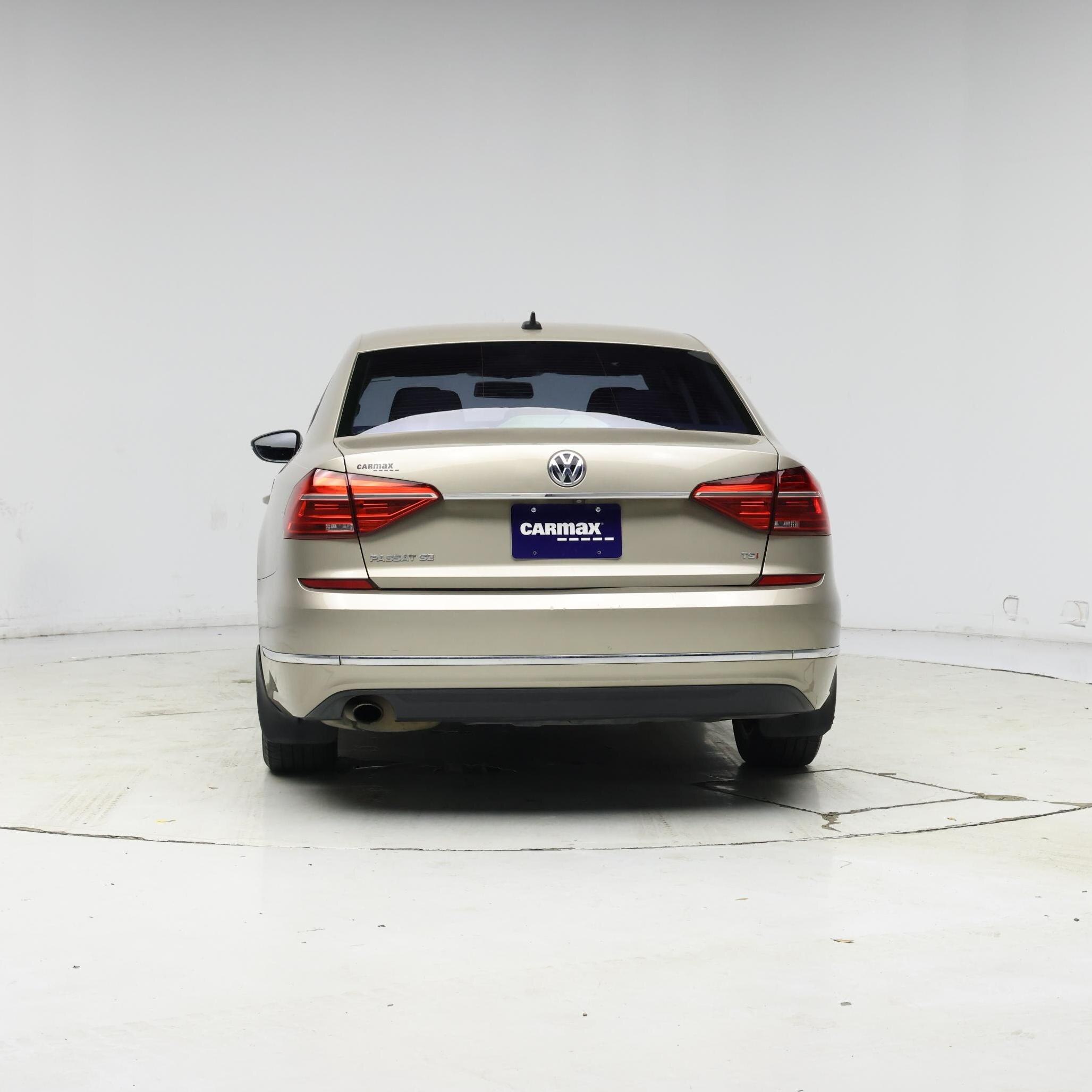 Thumbnail: 2016 Volkswagen Passat - 6