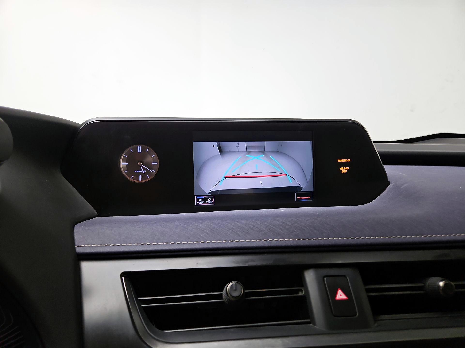 Thumbnail: 2019 Lexus UX - 14