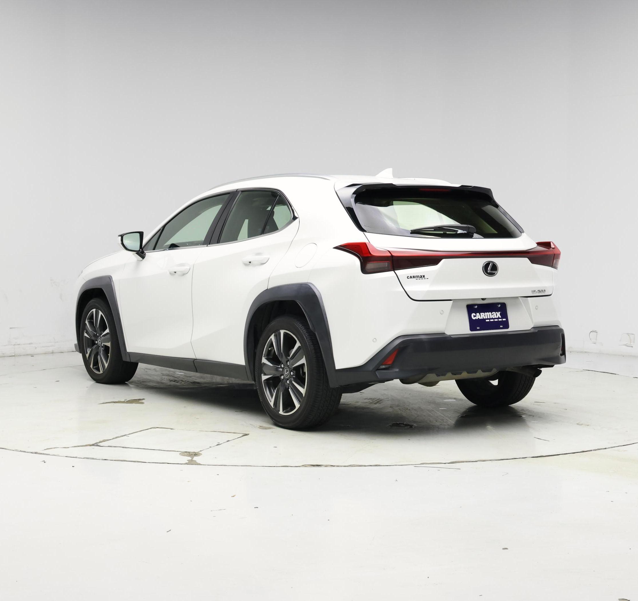 Thumbnail: 2019 Lexus UX - 2