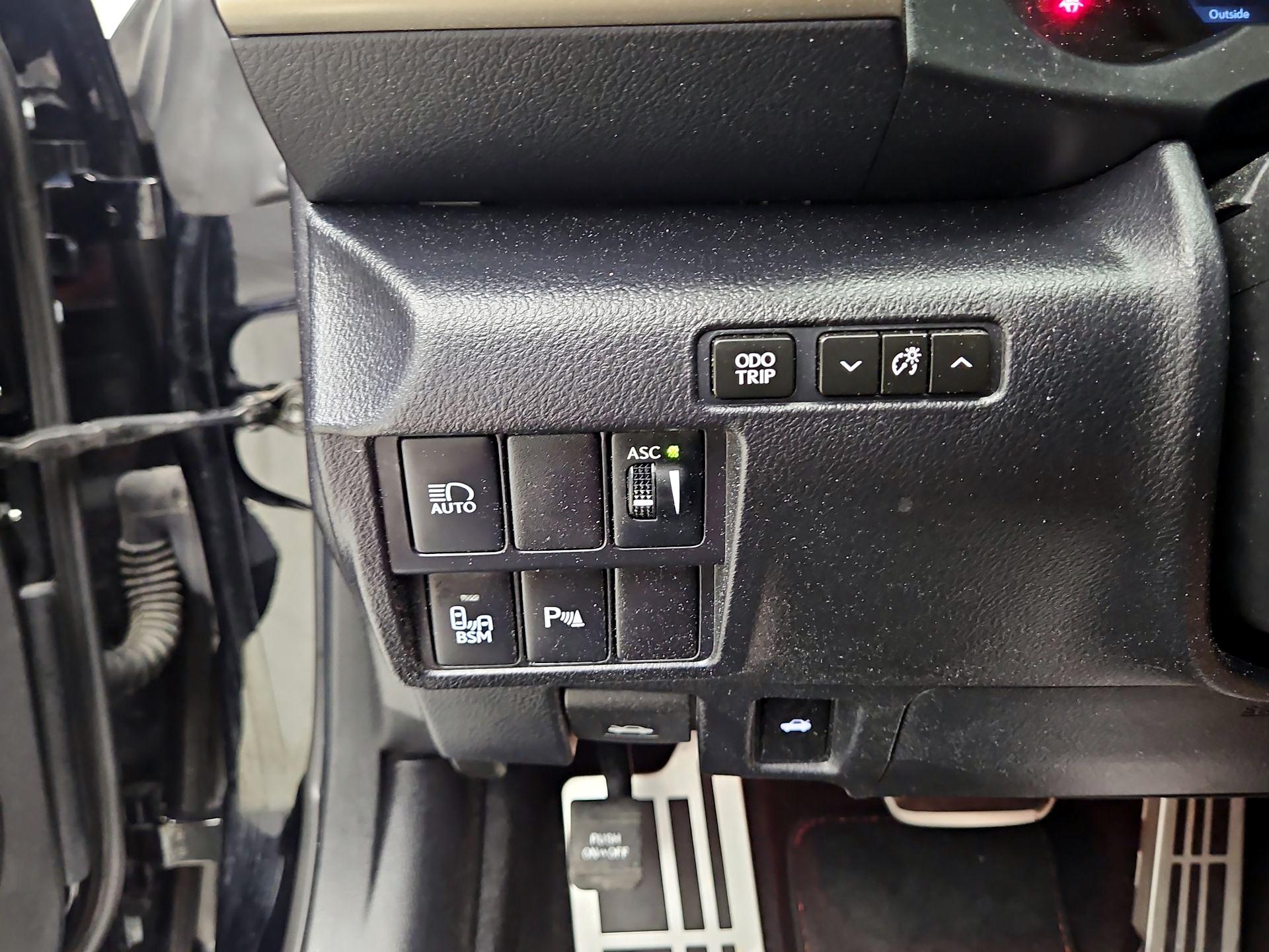 Thumbnail: 2018 Lexus RC - 13