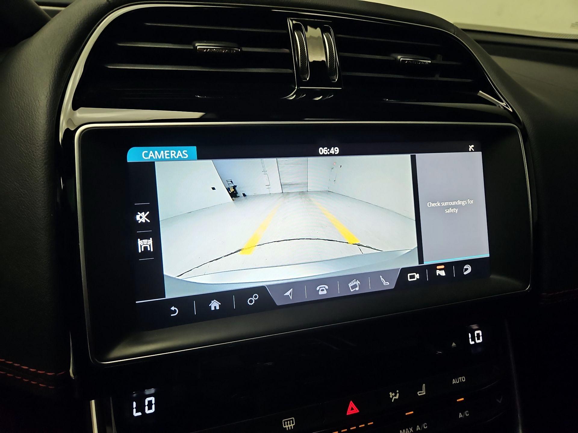 Thumbnail: 2018 Jaguar XE - 14