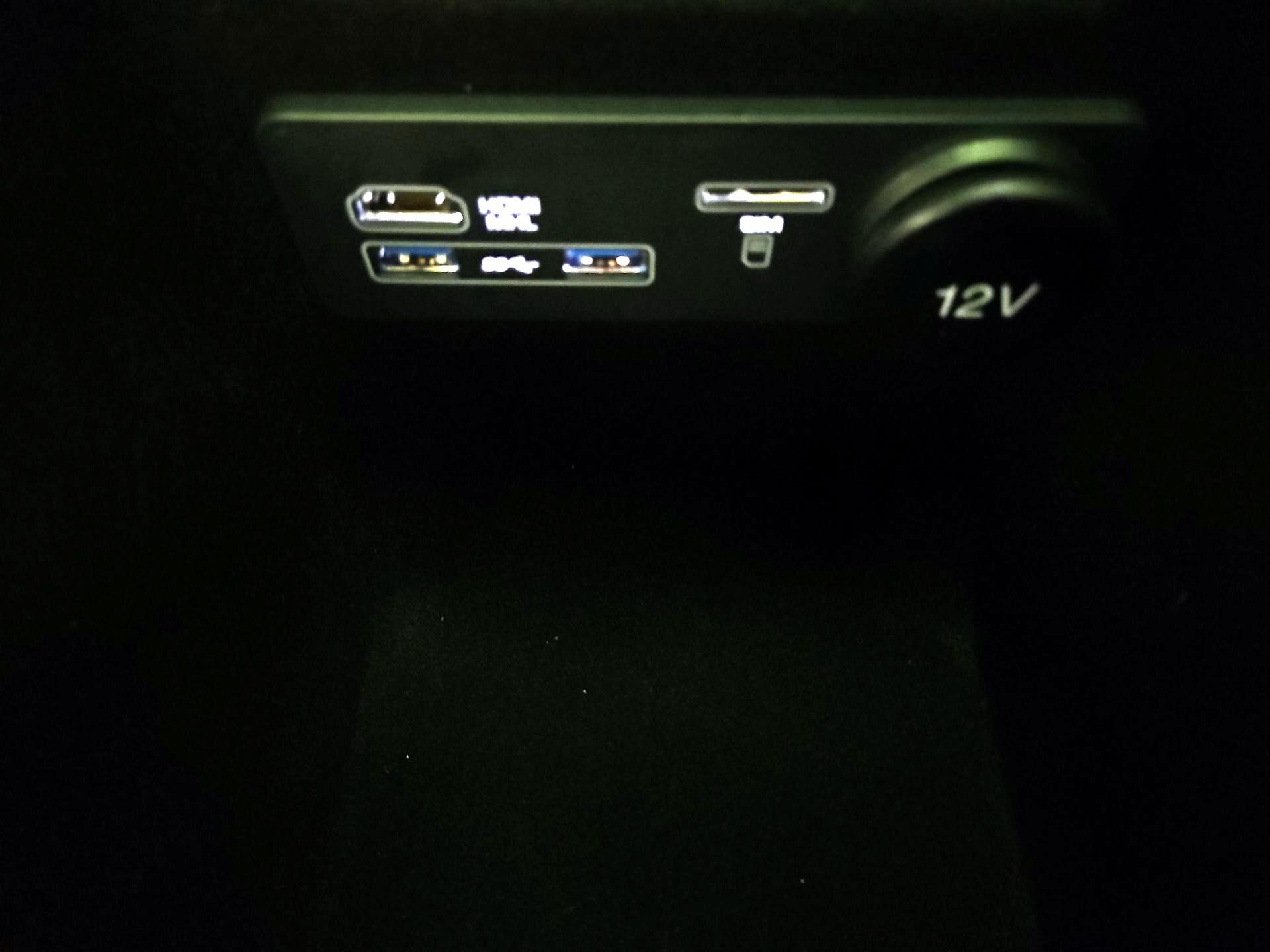 Thumbnail: 2018 Jaguar XE - 18