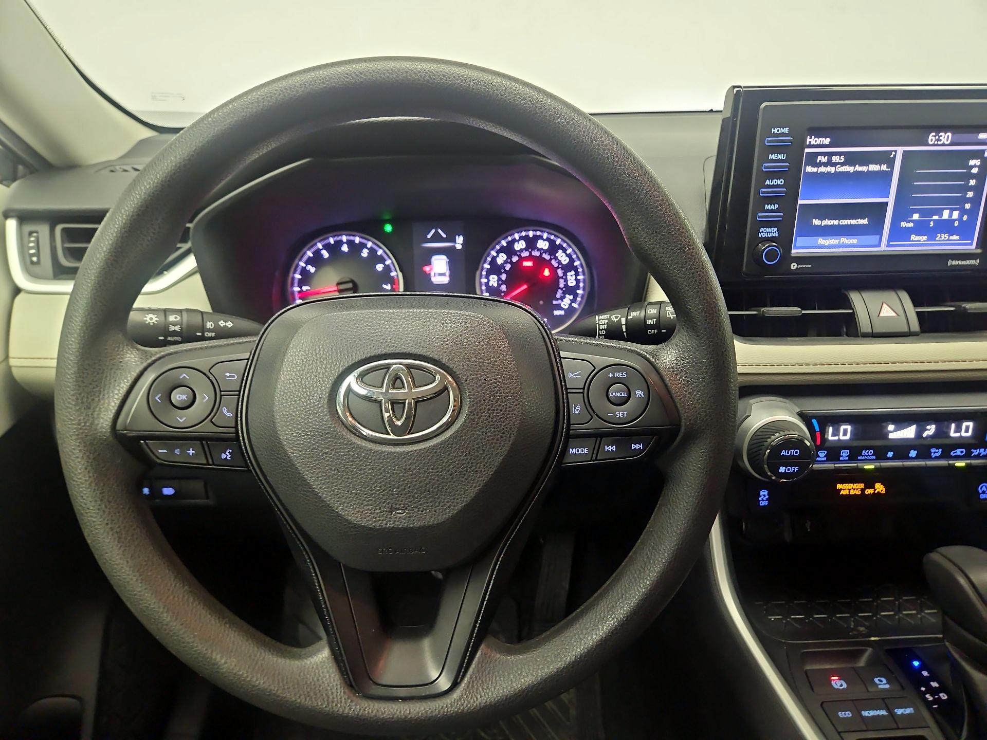 Thumbnail: 2020 Toyota RAV4 - 10