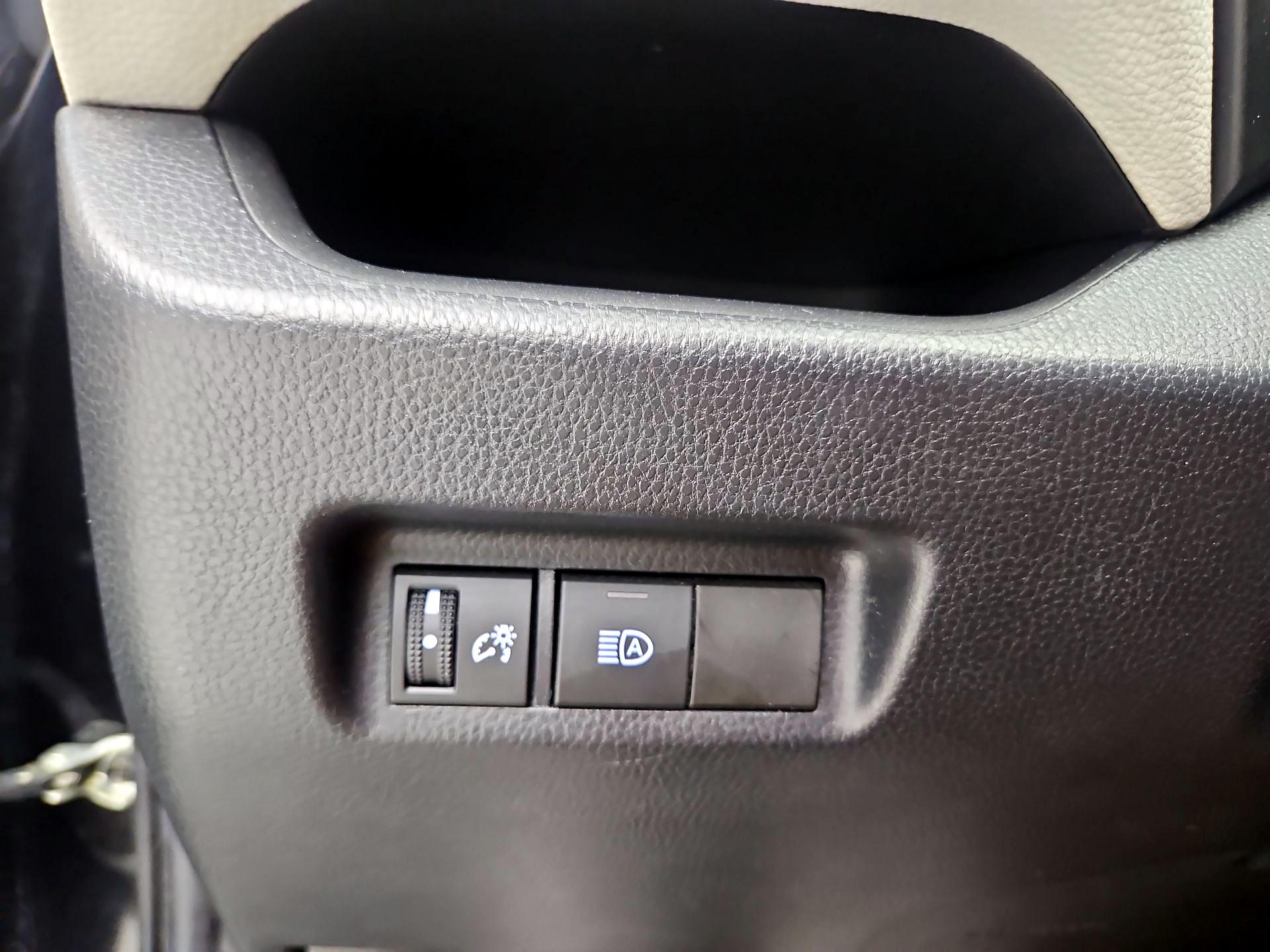 Thumbnail: 2020 Toyota RAV4 - 13