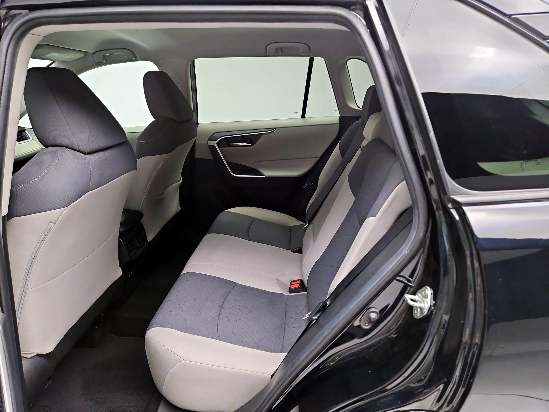 Thumbnail: 2020 Toyota RAV4 - 19
