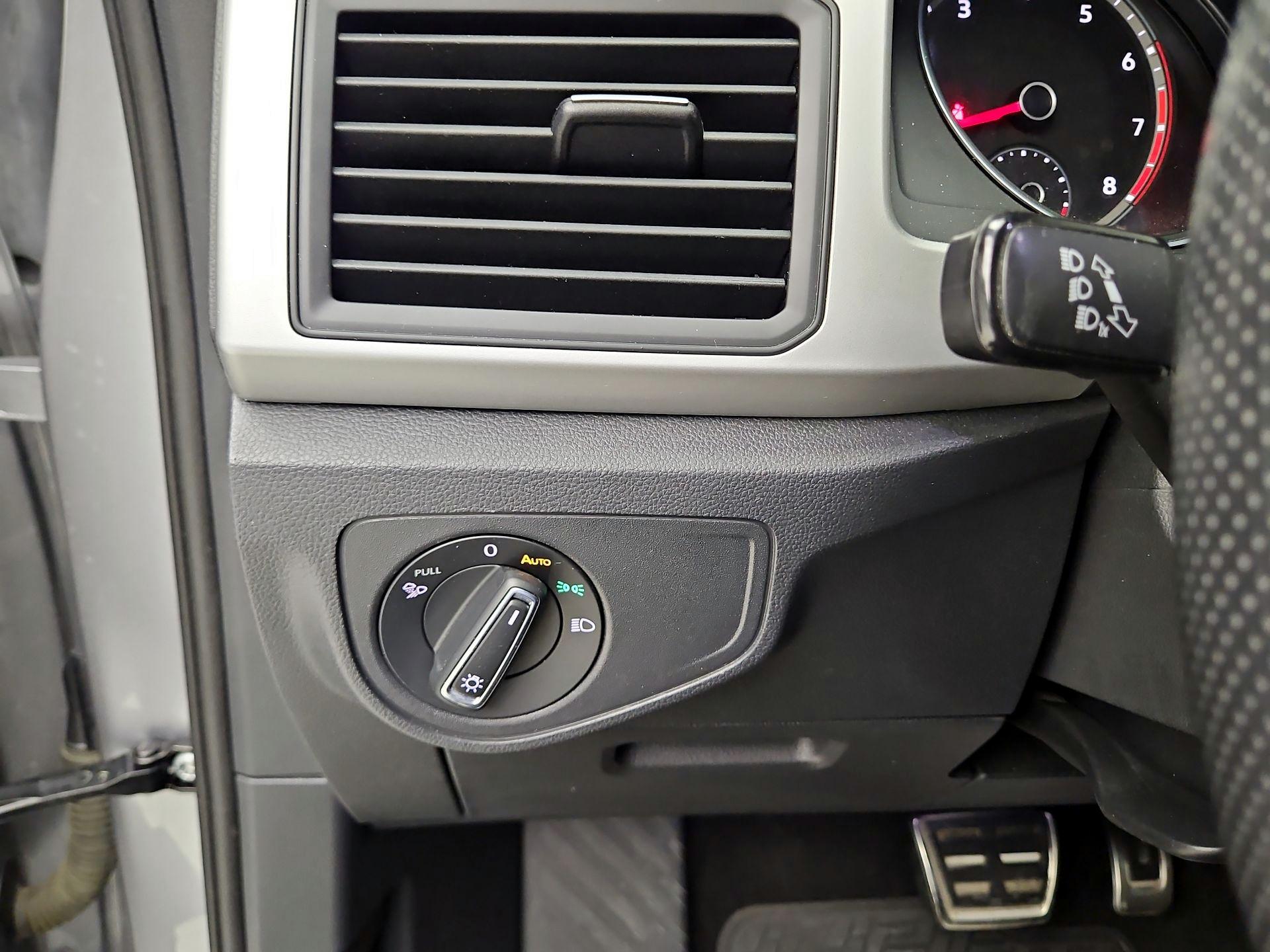 Thumbnail: 2021 Volkswagen Atlas - 13