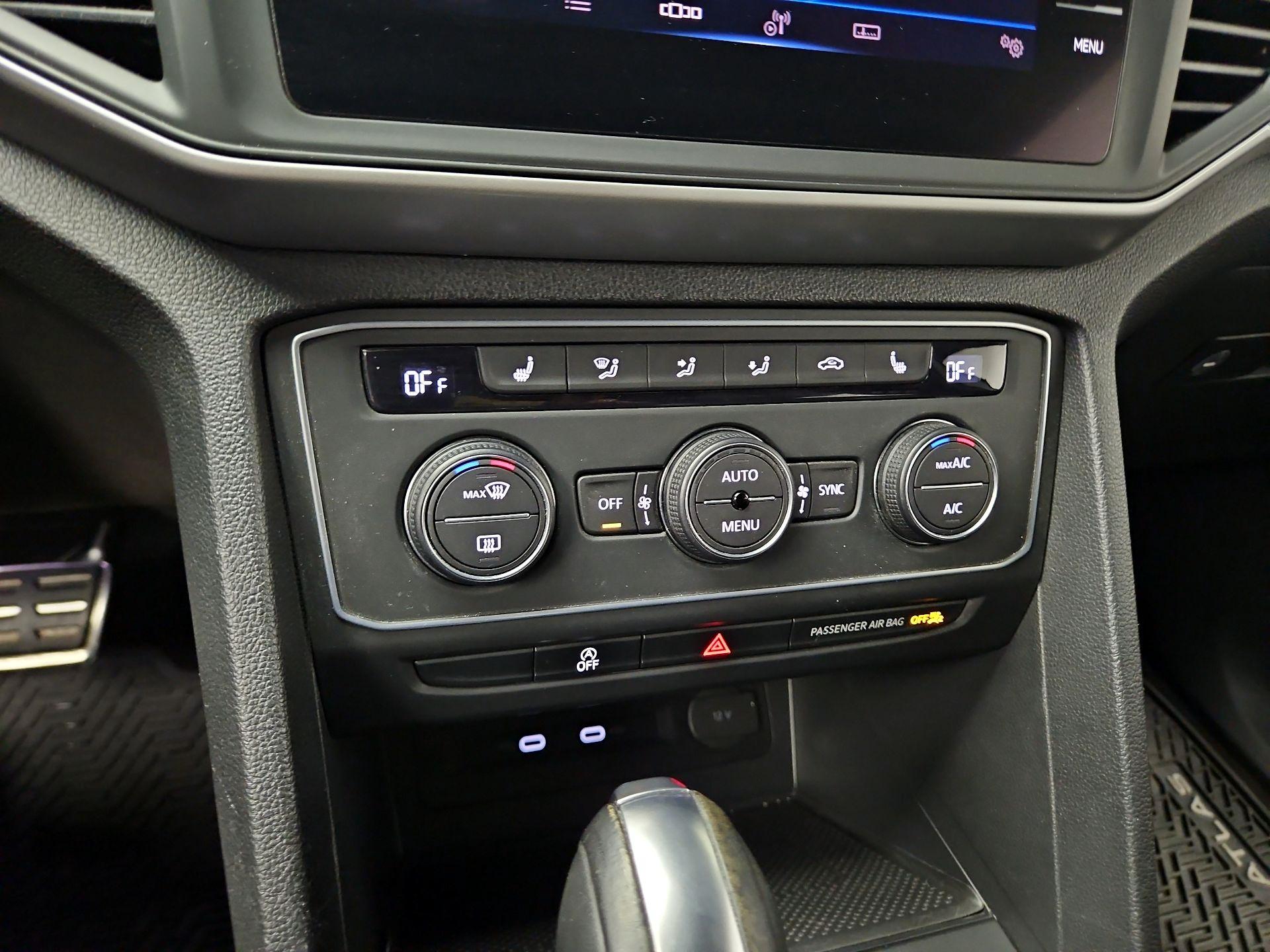 Thumbnail: 2021 Volkswagen Atlas - 16