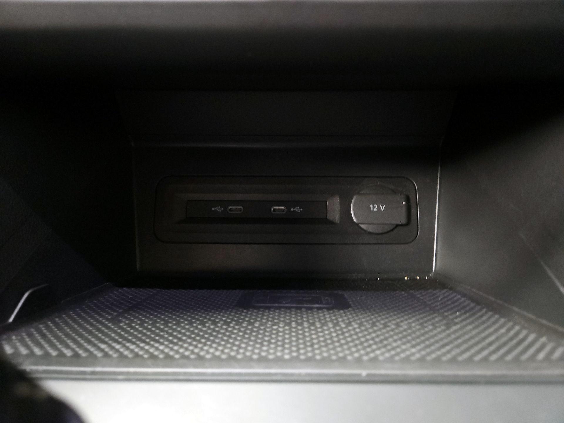 Thumbnail: 2021 Volkswagen Atlas - 18