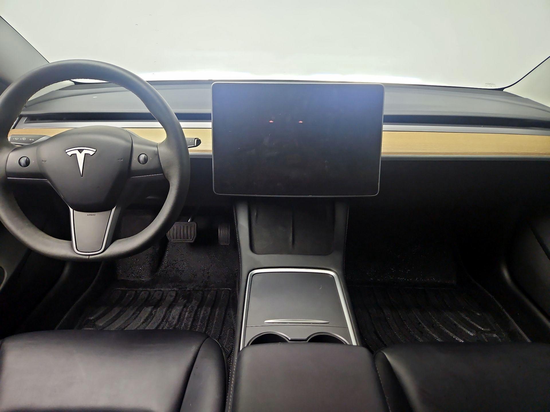 Thumbnail: 2023 Tesla Model 3 - 9