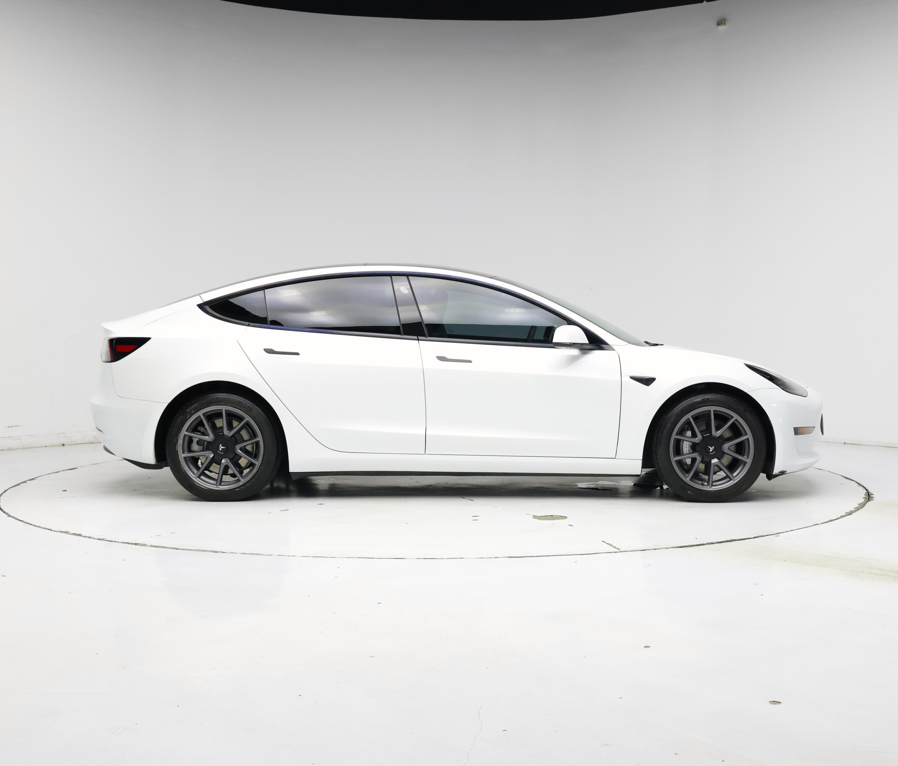 Thumbnail: 2023 Tesla Model 3 - 7