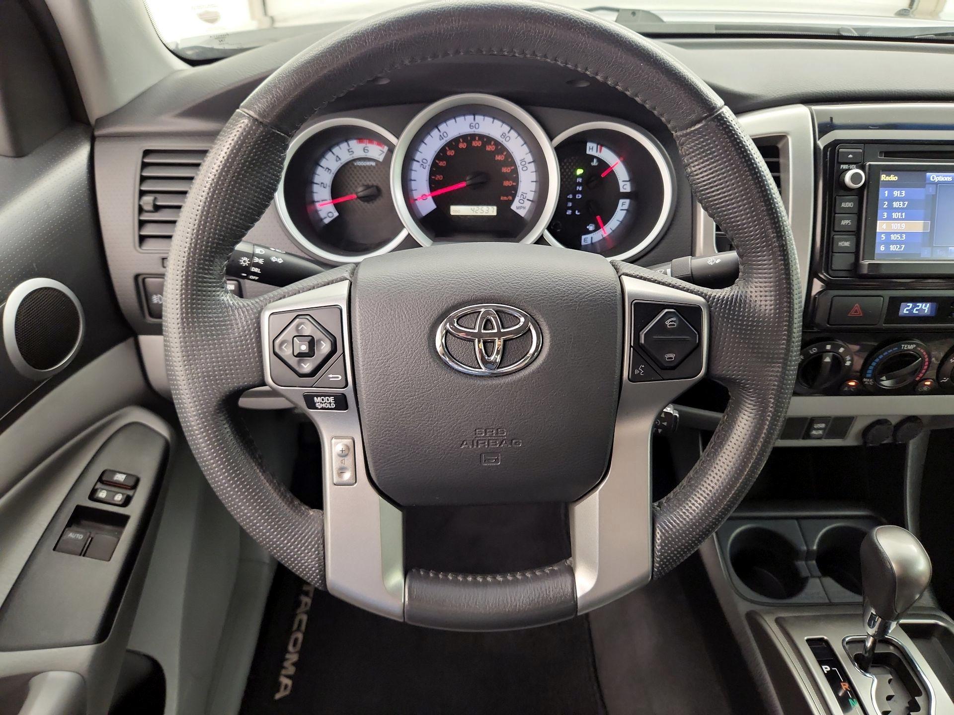 Thumbnail: 2014 Toyota Tacoma - 10