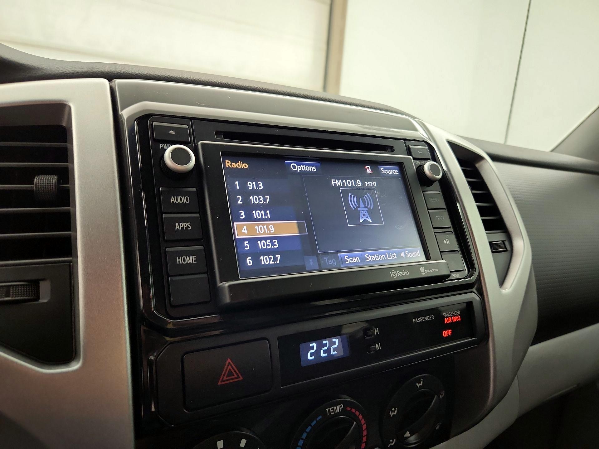 Thumbnail: 2014 Toyota Tacoma - 15