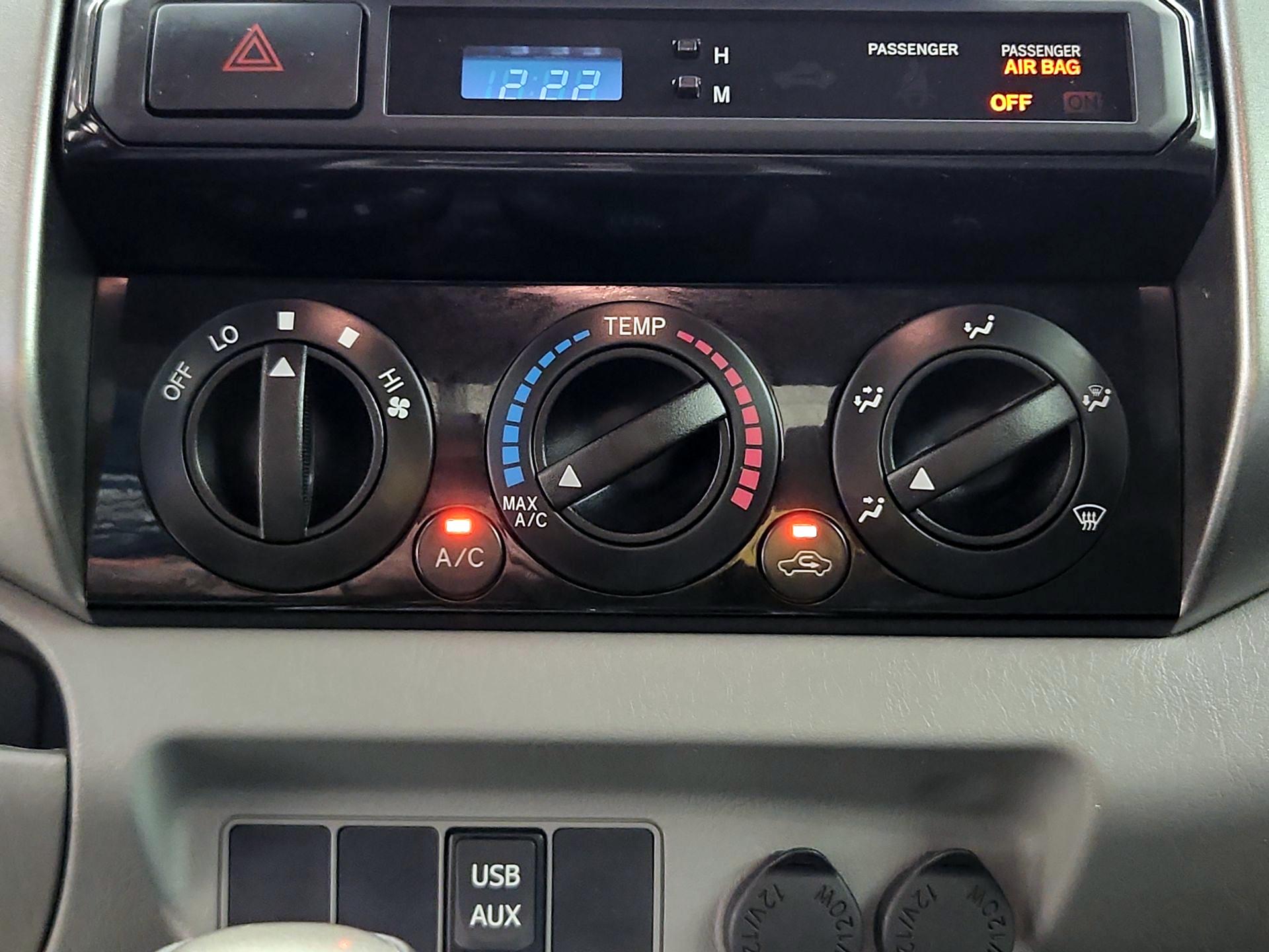Thumbnail: 2014 Toyota Tacoma - 16
