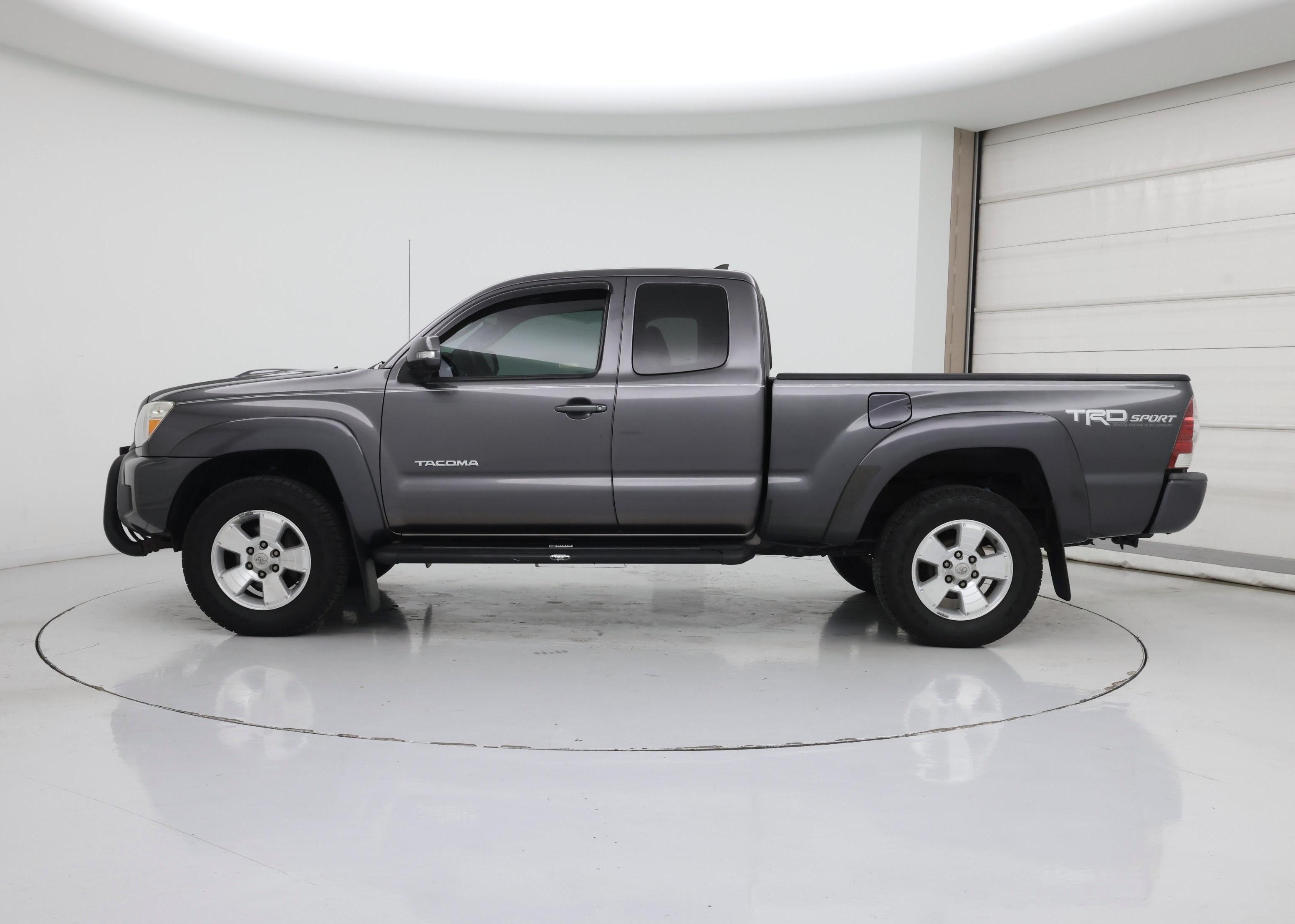 Thumbnail: 2014 Toyota Tacoma - 3