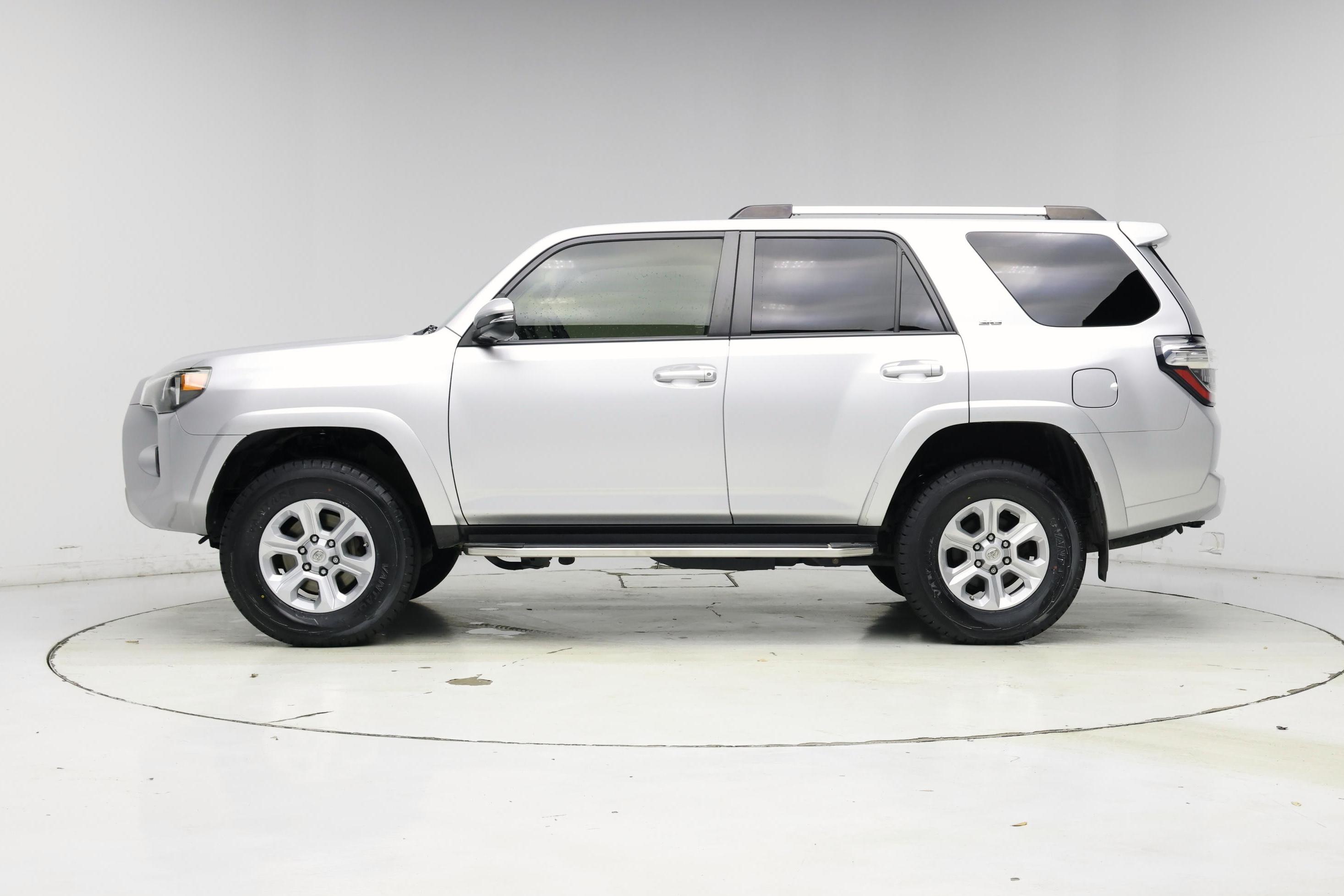 Thumbnail: 2019 Toyota 4Runner - 3