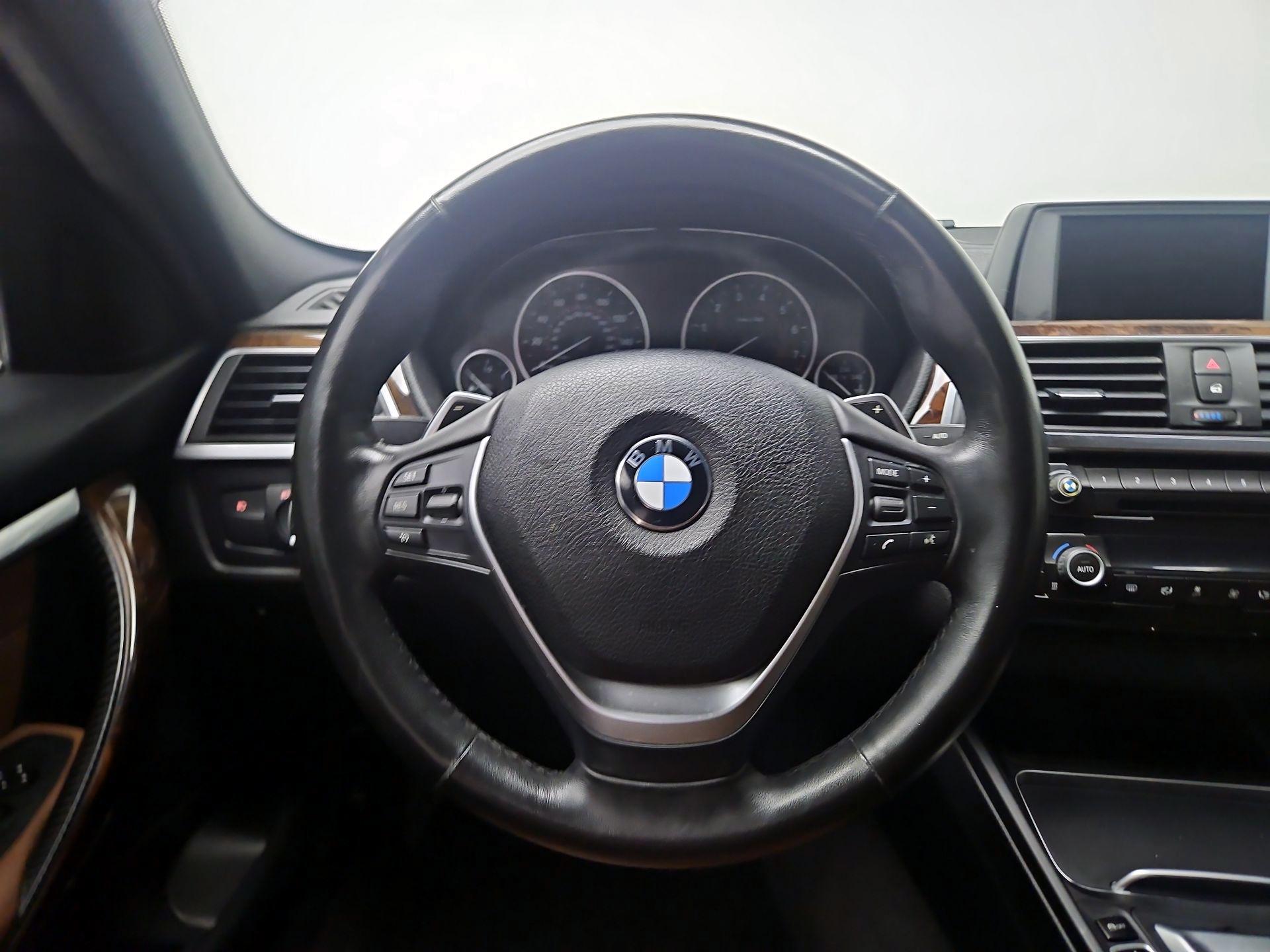 Thumbnail: 2017 BMW 3 Series - 10