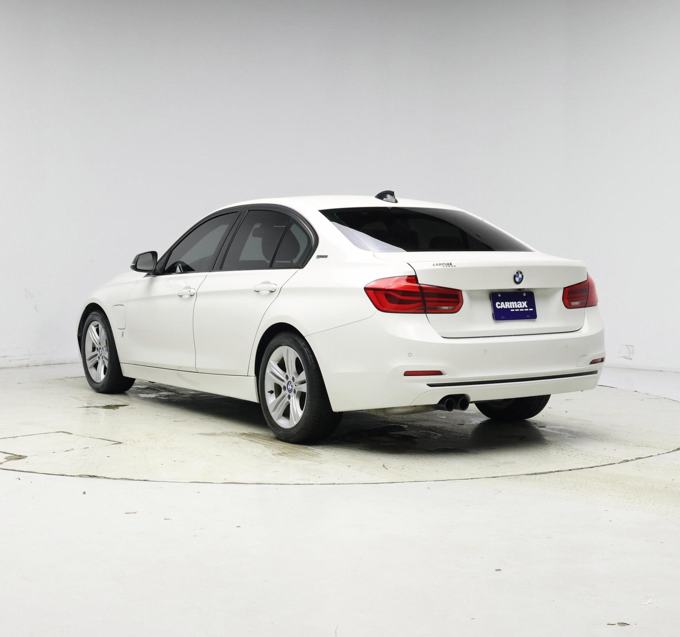 Thumbnail: 2017 BMW 3 Series - 2