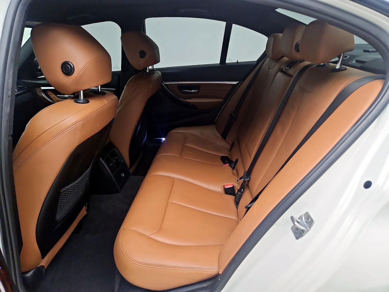 2017 BMW 3 Series 330e - Photo 20
