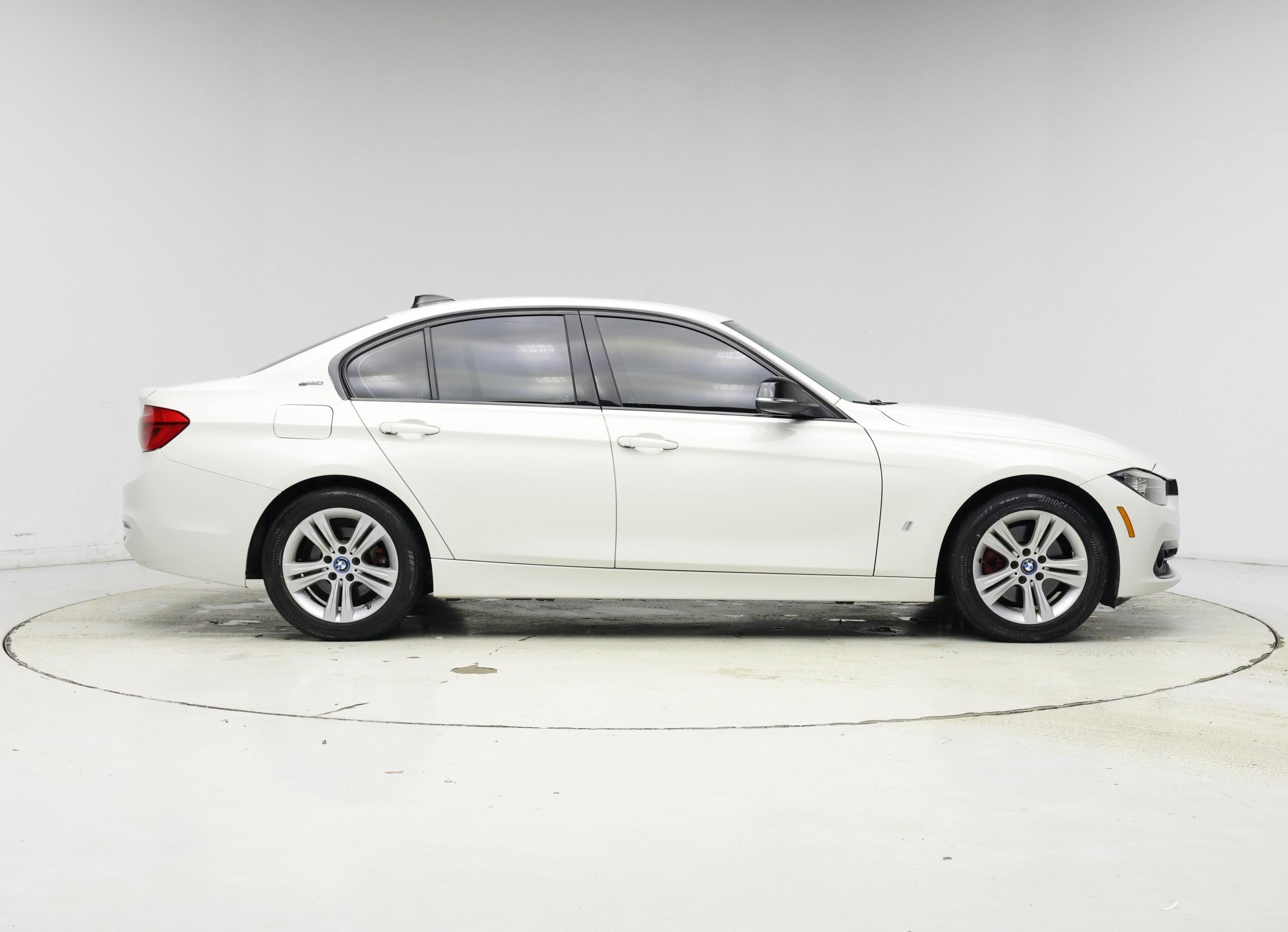 Thumbnail: 2017 BMW 3 Series - 7
