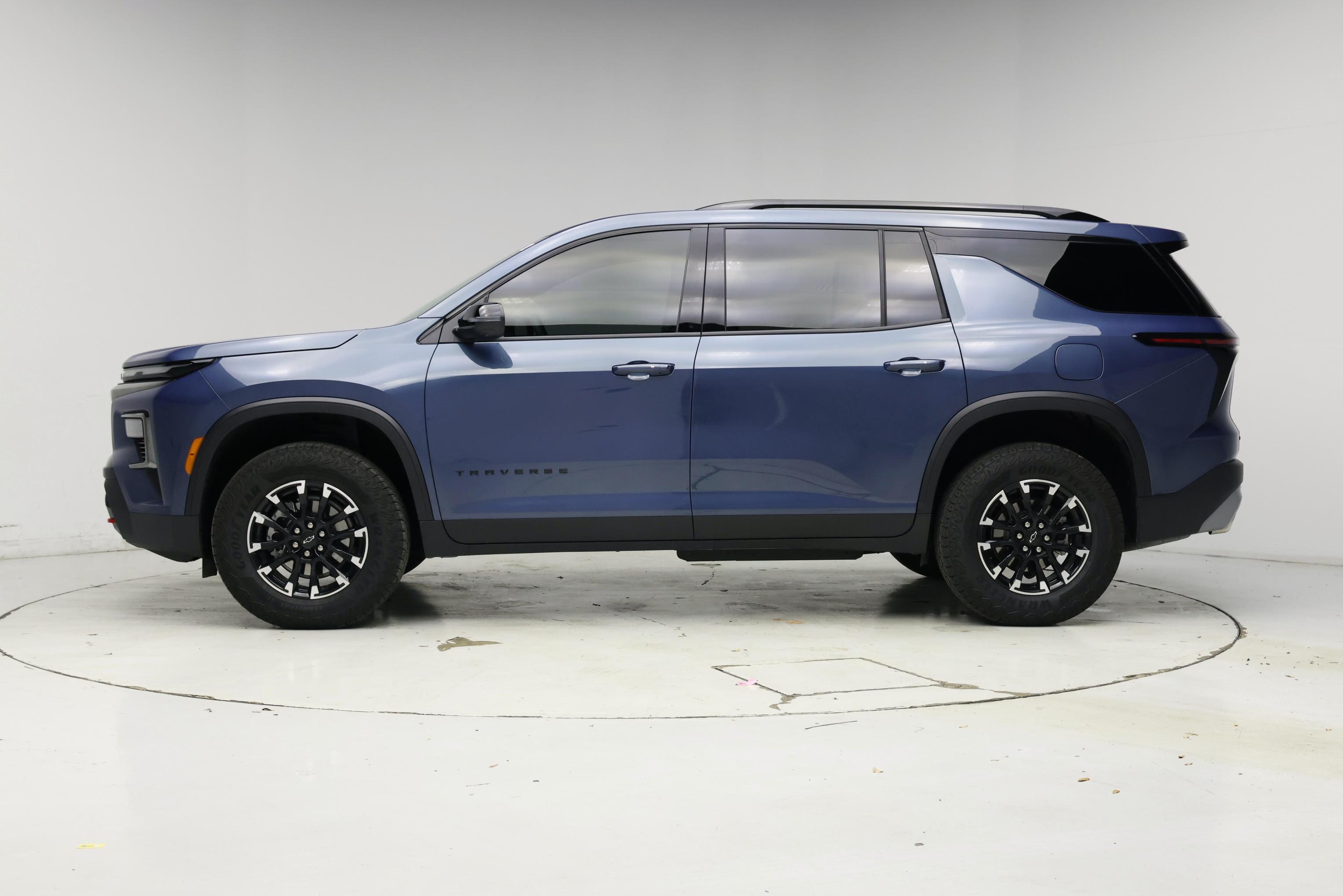 Thumbnail: 2026 Chevrolet Traverse - 3