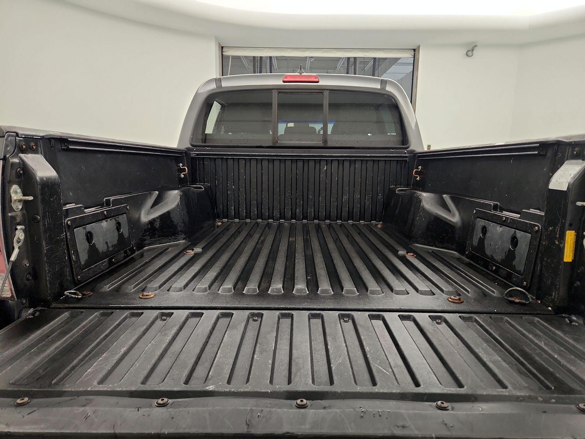 Thumbnail: 2015 Toyota Tacoma - 20