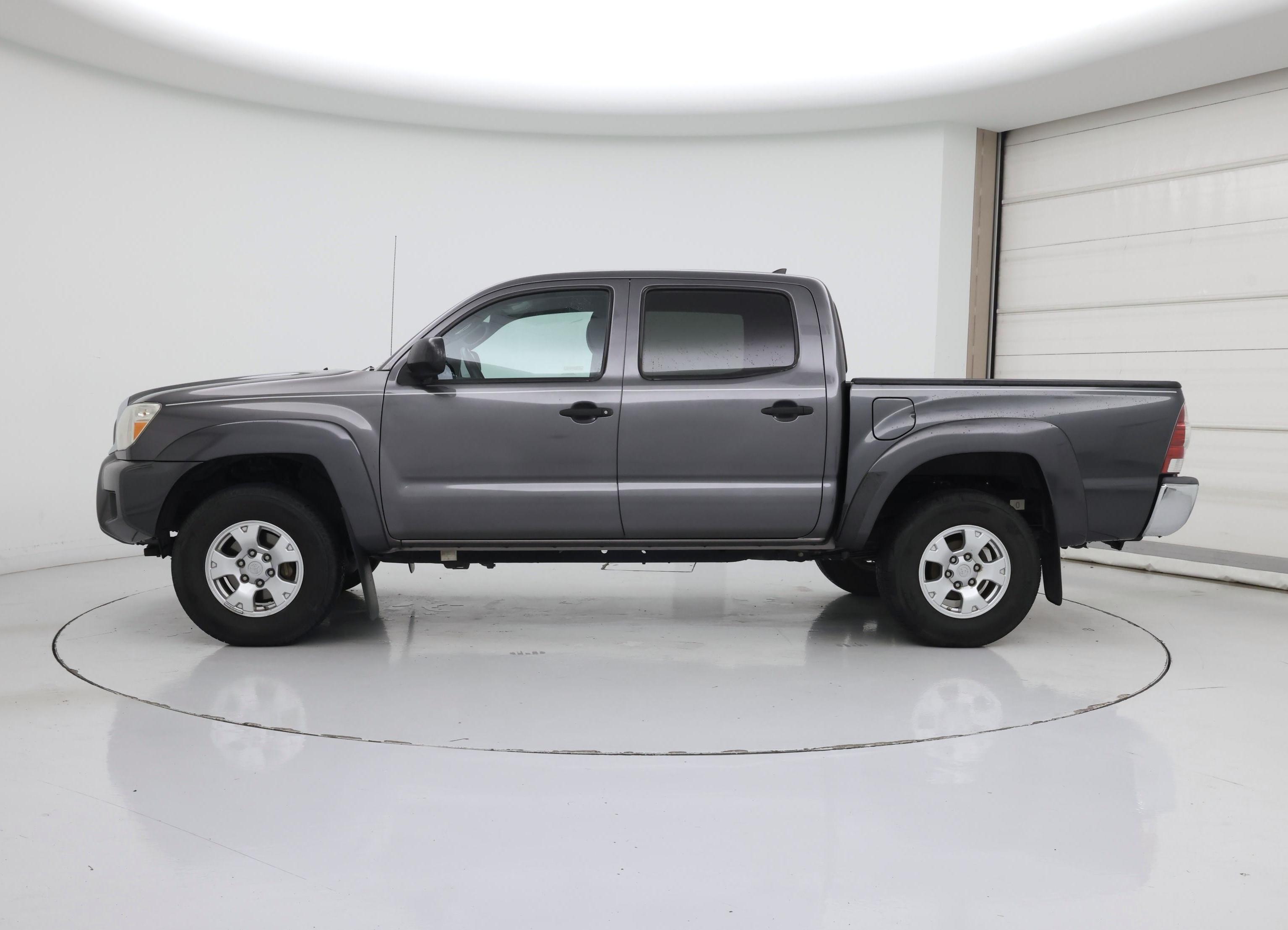 Thumbnail: 2015 Toyota Tacoma - 3