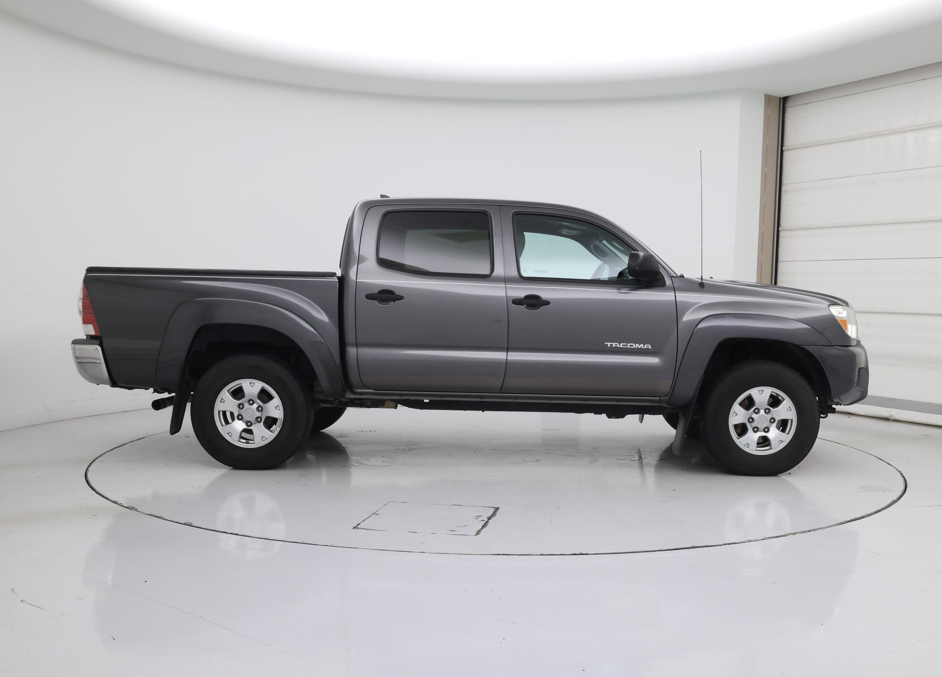 Thumbnail: 2015 Toyota Tacoma - 7