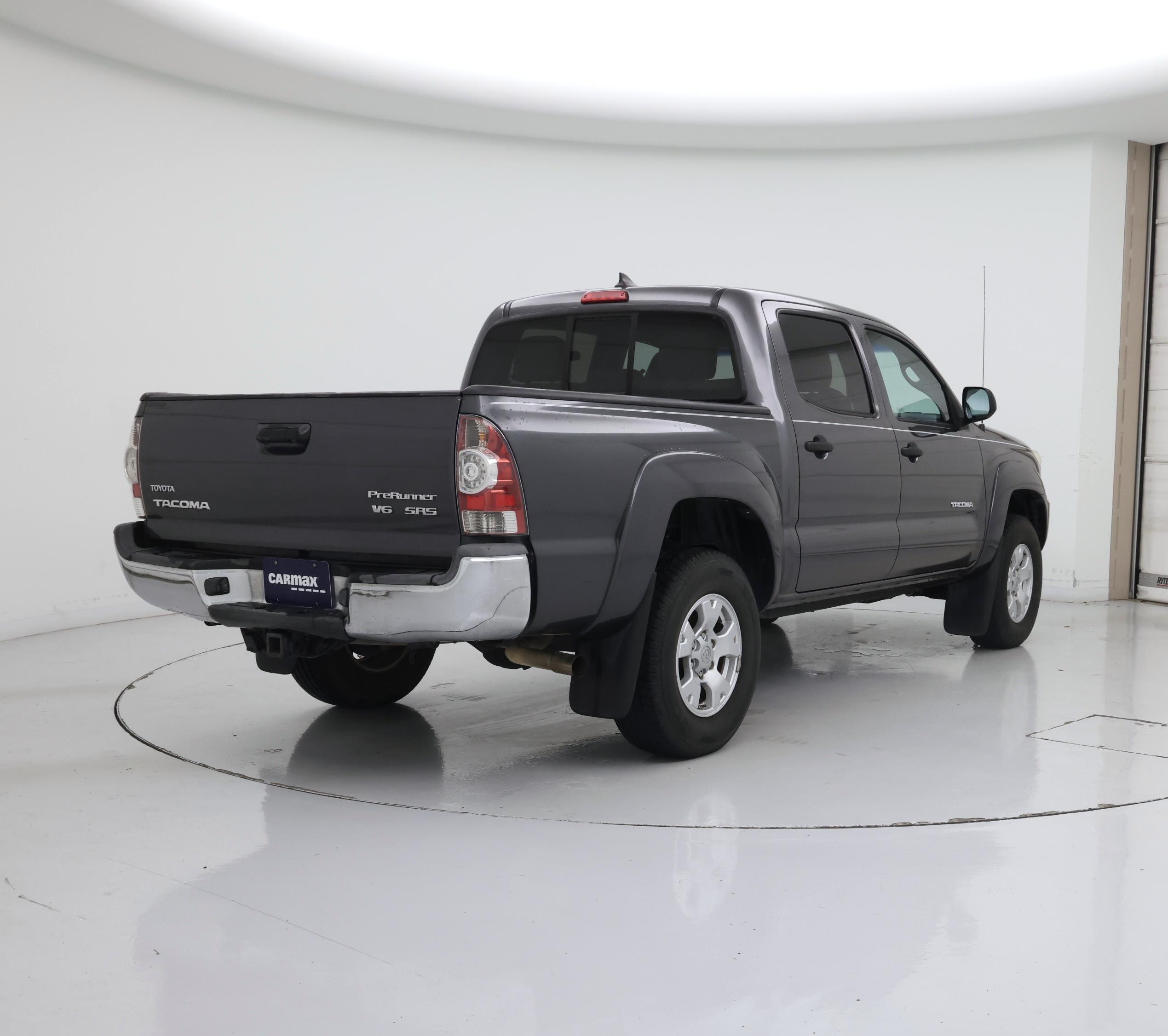 Thumbnail: 2015 Toyota Tacoma - 8
