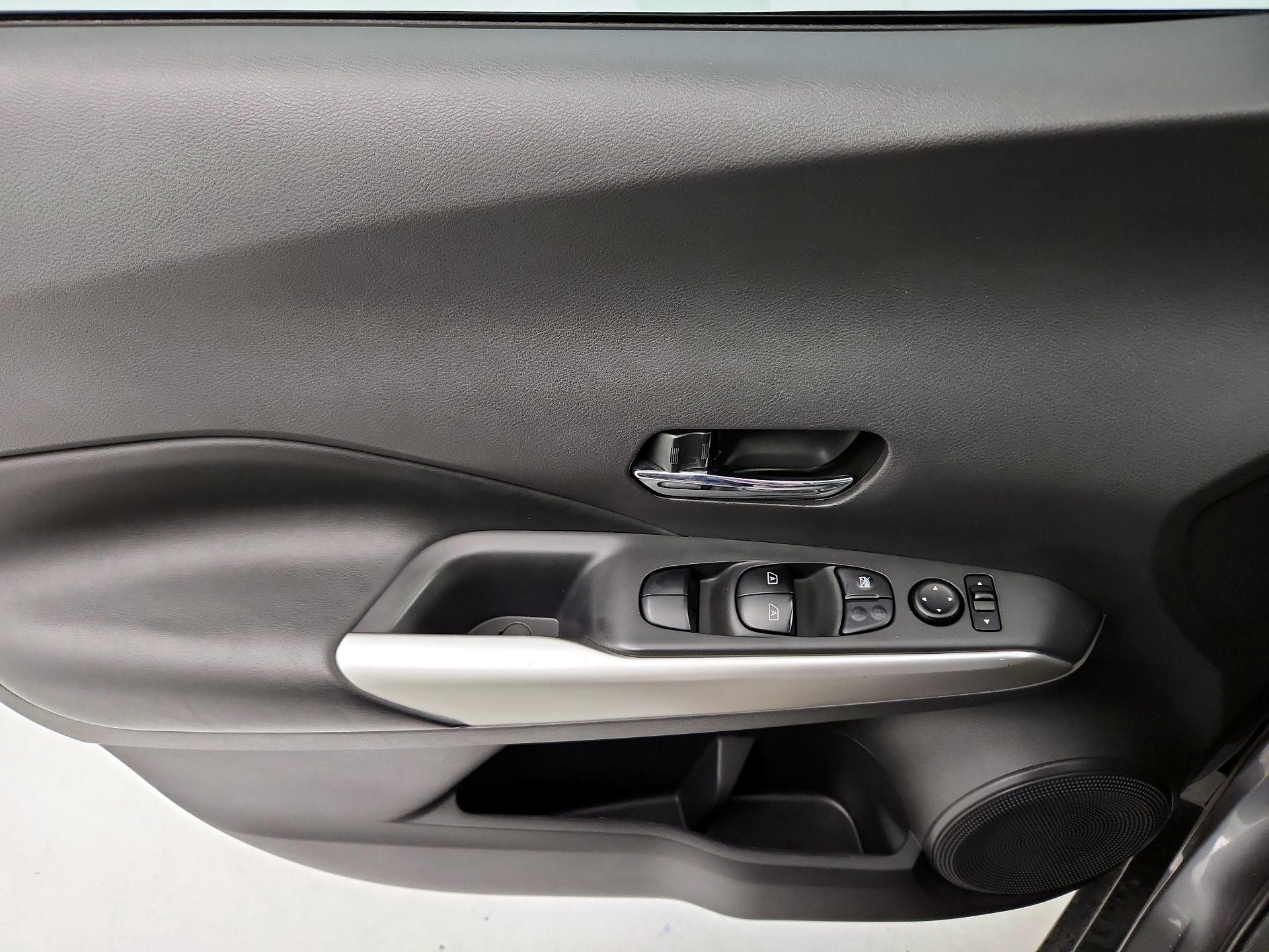 Thumbnail: 2020 Nissan Kicks - 12