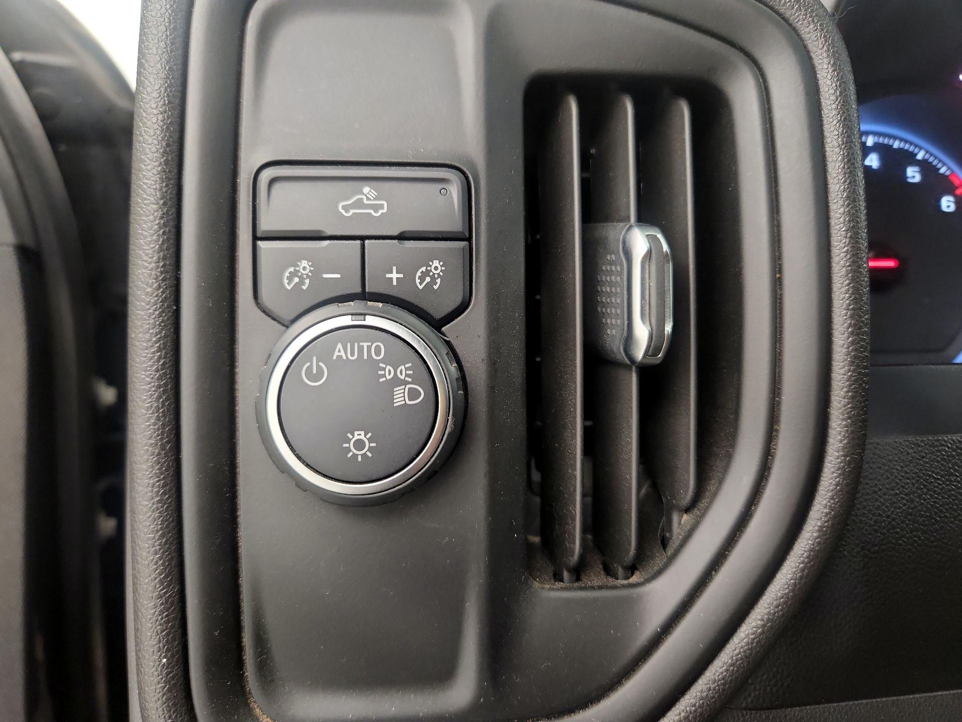 Thumbnail: 2021 Chevrolet Silverado 1500 - 13