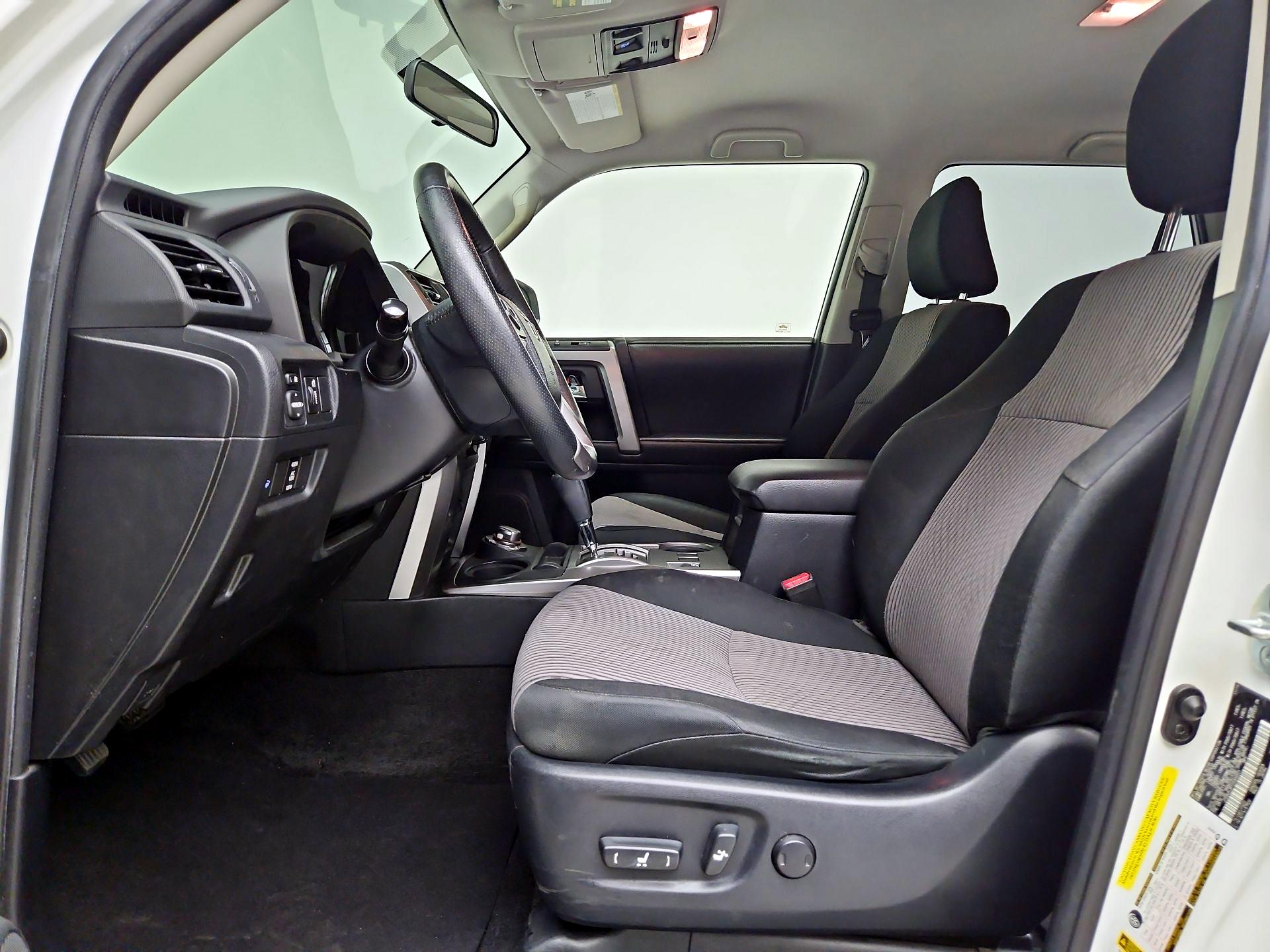 Thumbnail: 2016 Toyota 4Runner - 11