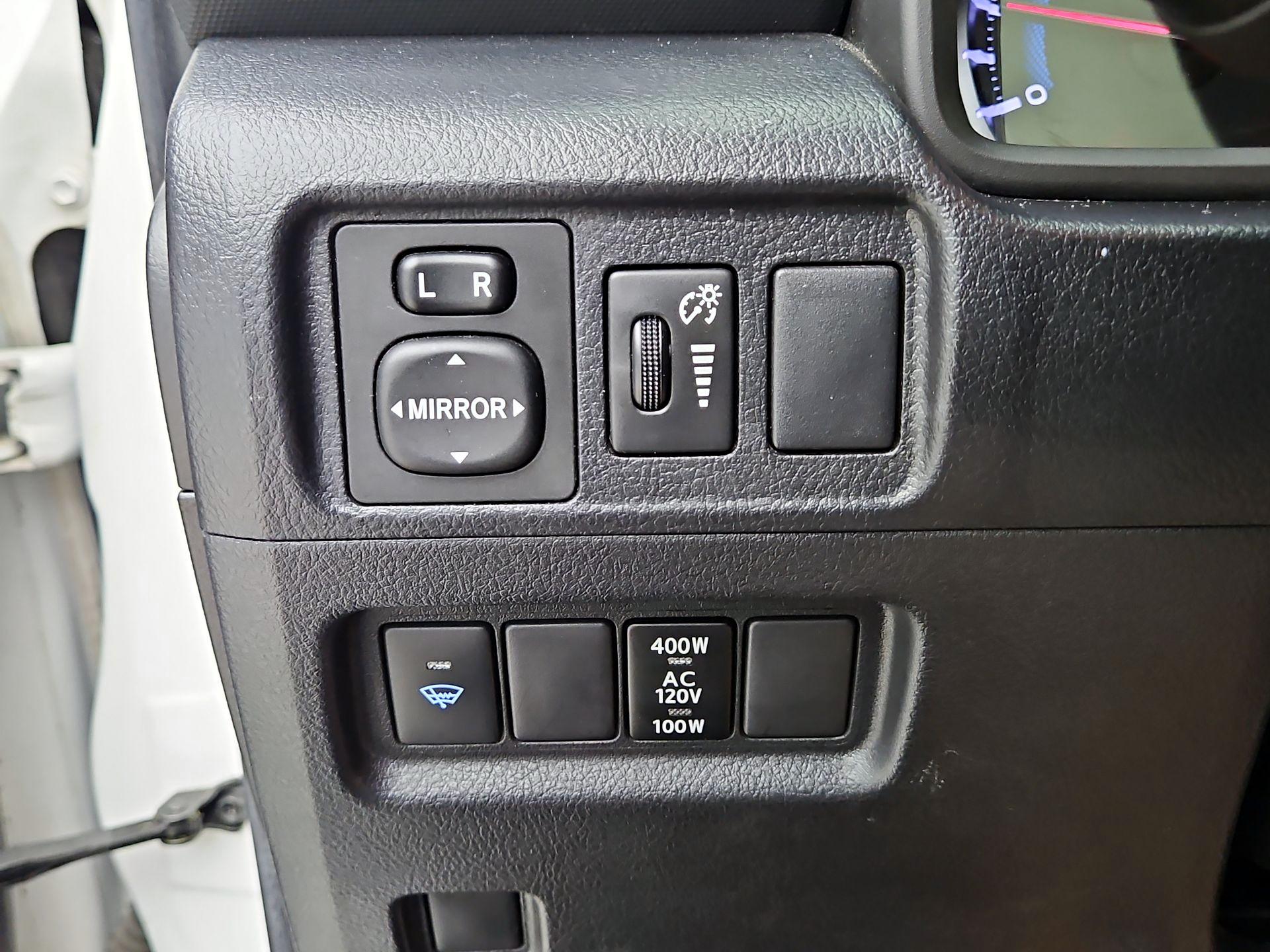 Thumbnail: 2016 Toyota 4Runner - 13