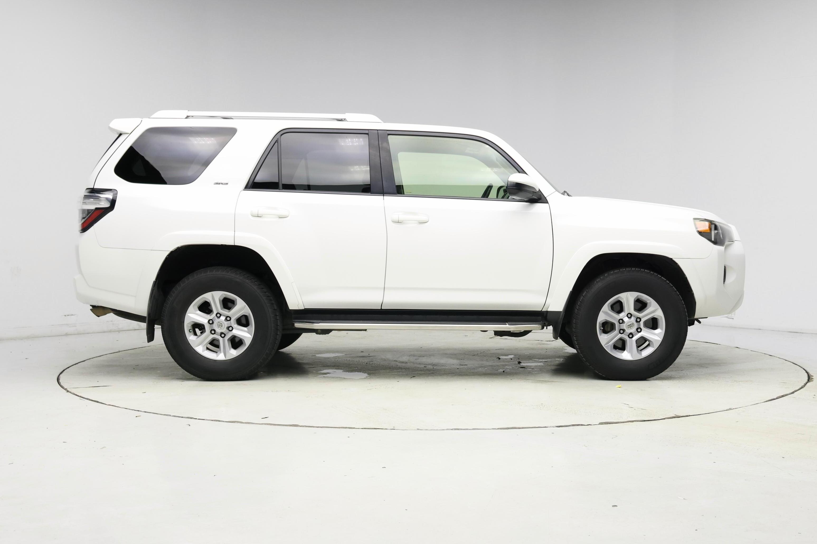 Thumbnail: 2016 Toyota 4Runner - 7