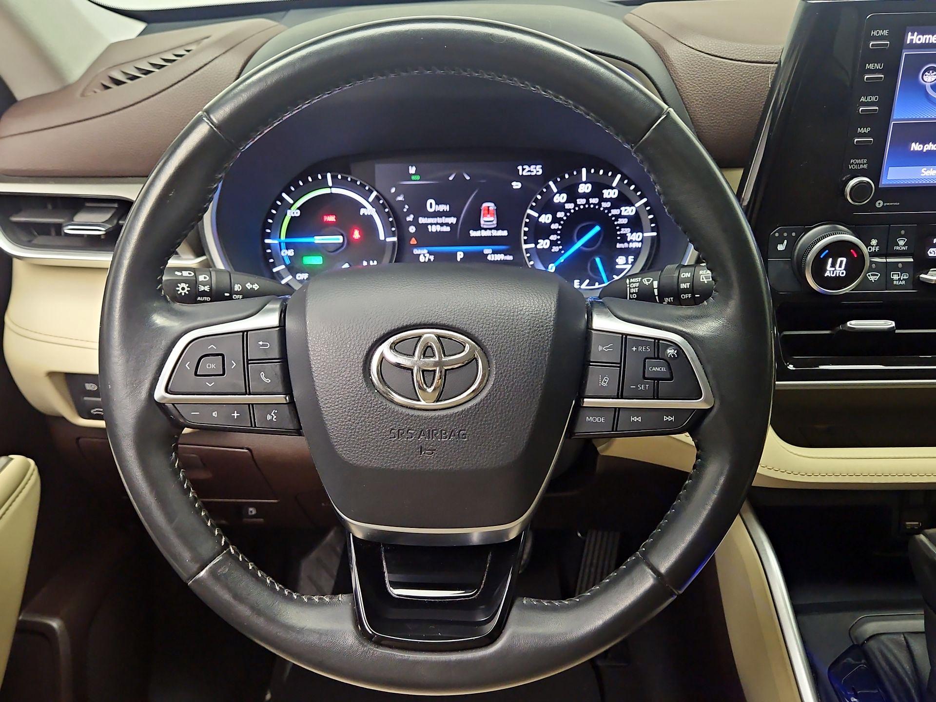 Thumbnail: 2021 Toyota Highlander - 10