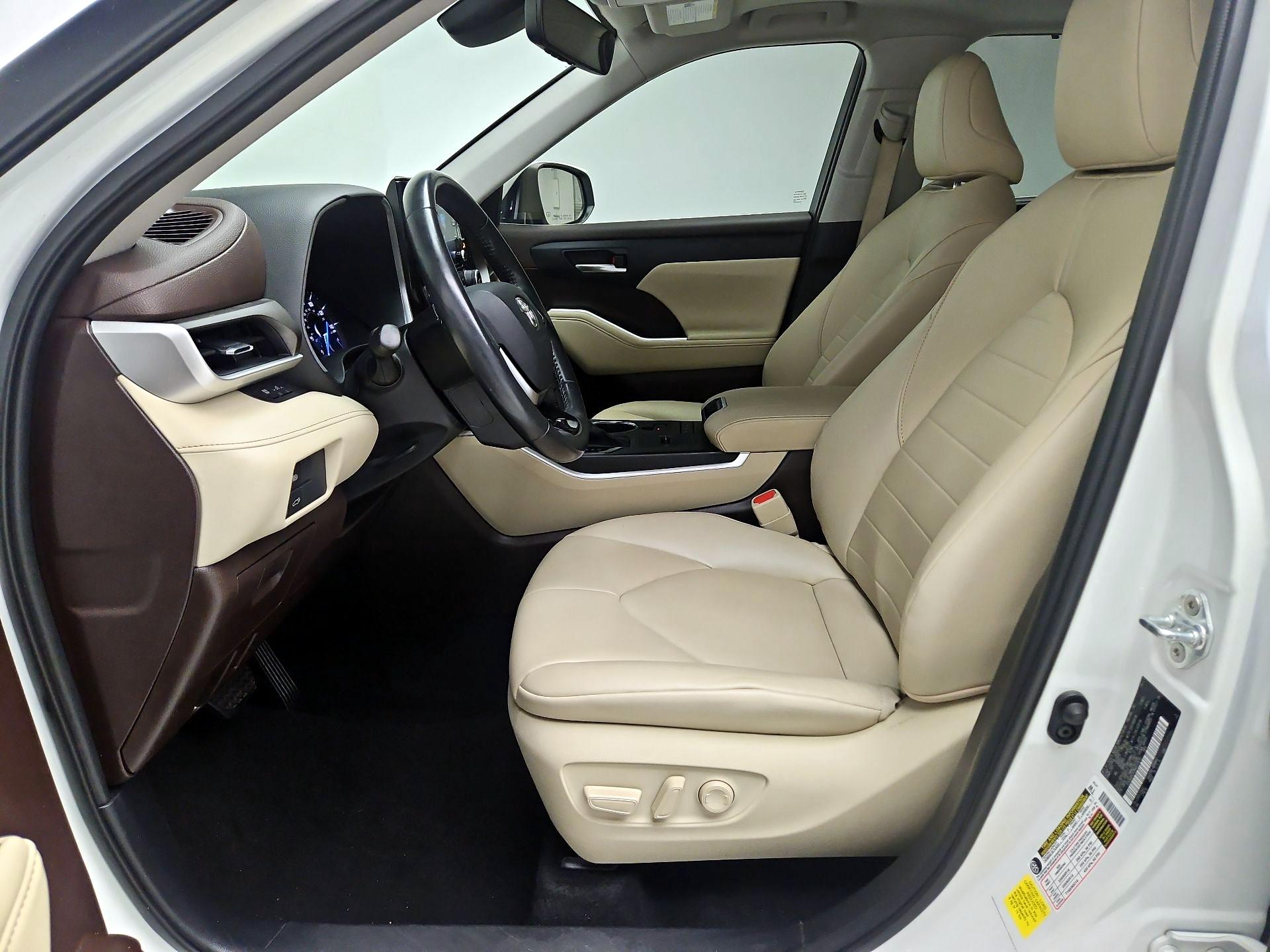 Thumbnail: 2021 Toyota Highlander - 11