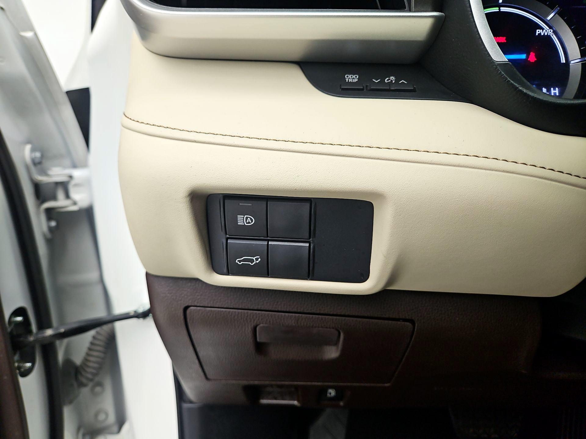 Thumbnail: 2021 Toyota Highlander - 13