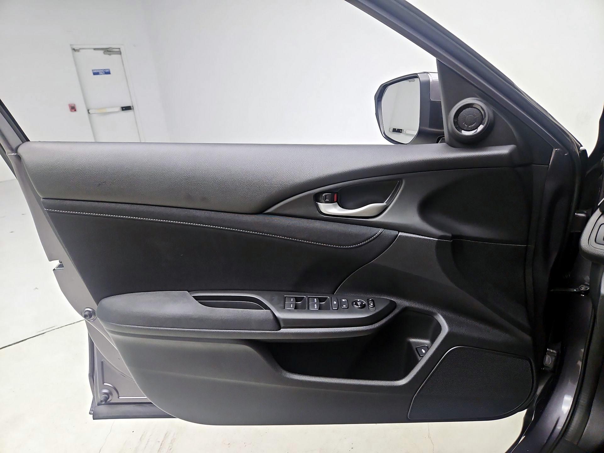 Thumbnail: 2020 Honda Insight - 12