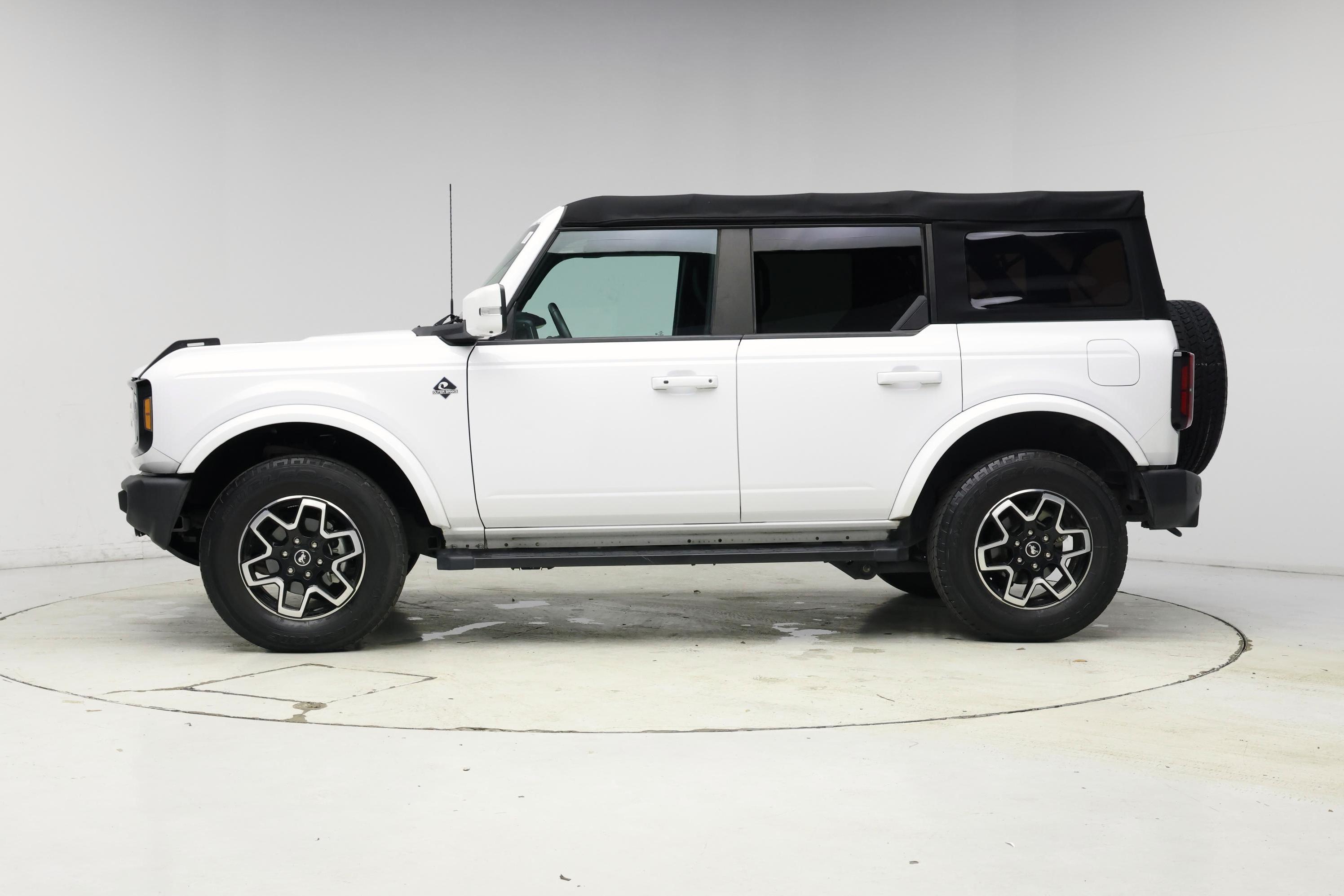 Thumbnail: 2022 Ford Bronco - 3