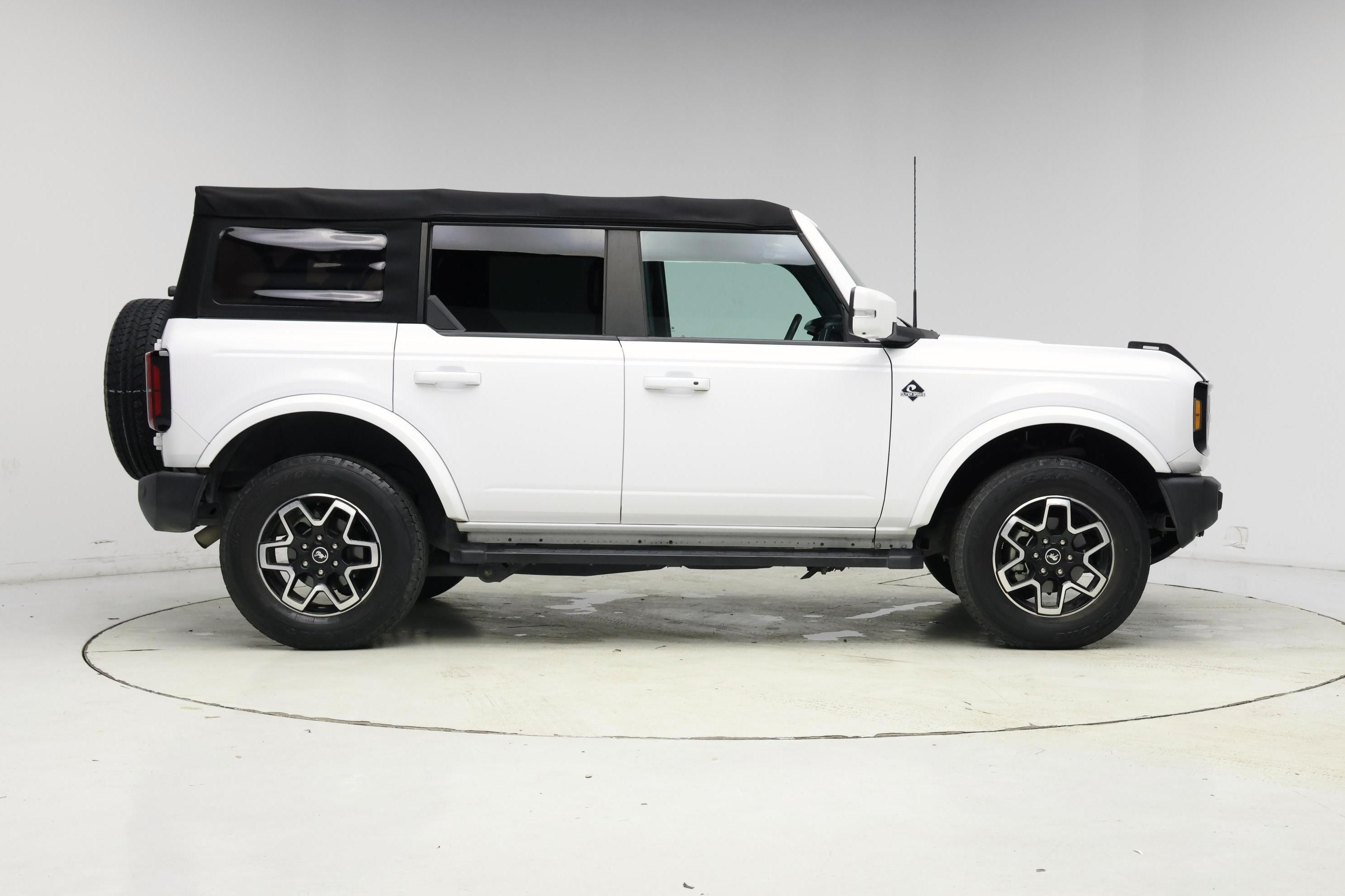 Thumbnail: 2022 Ford Bronco - 7