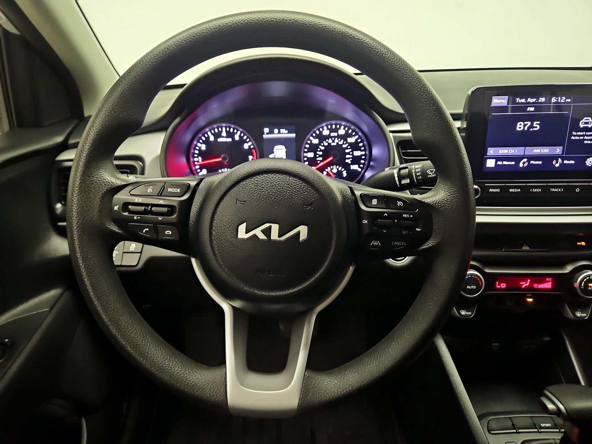 Thumbnail: 2023 Kia Rio - 10