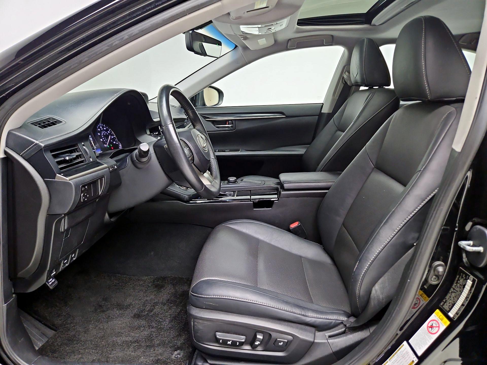 Thumbnail: 2016 Lexus ES - 11