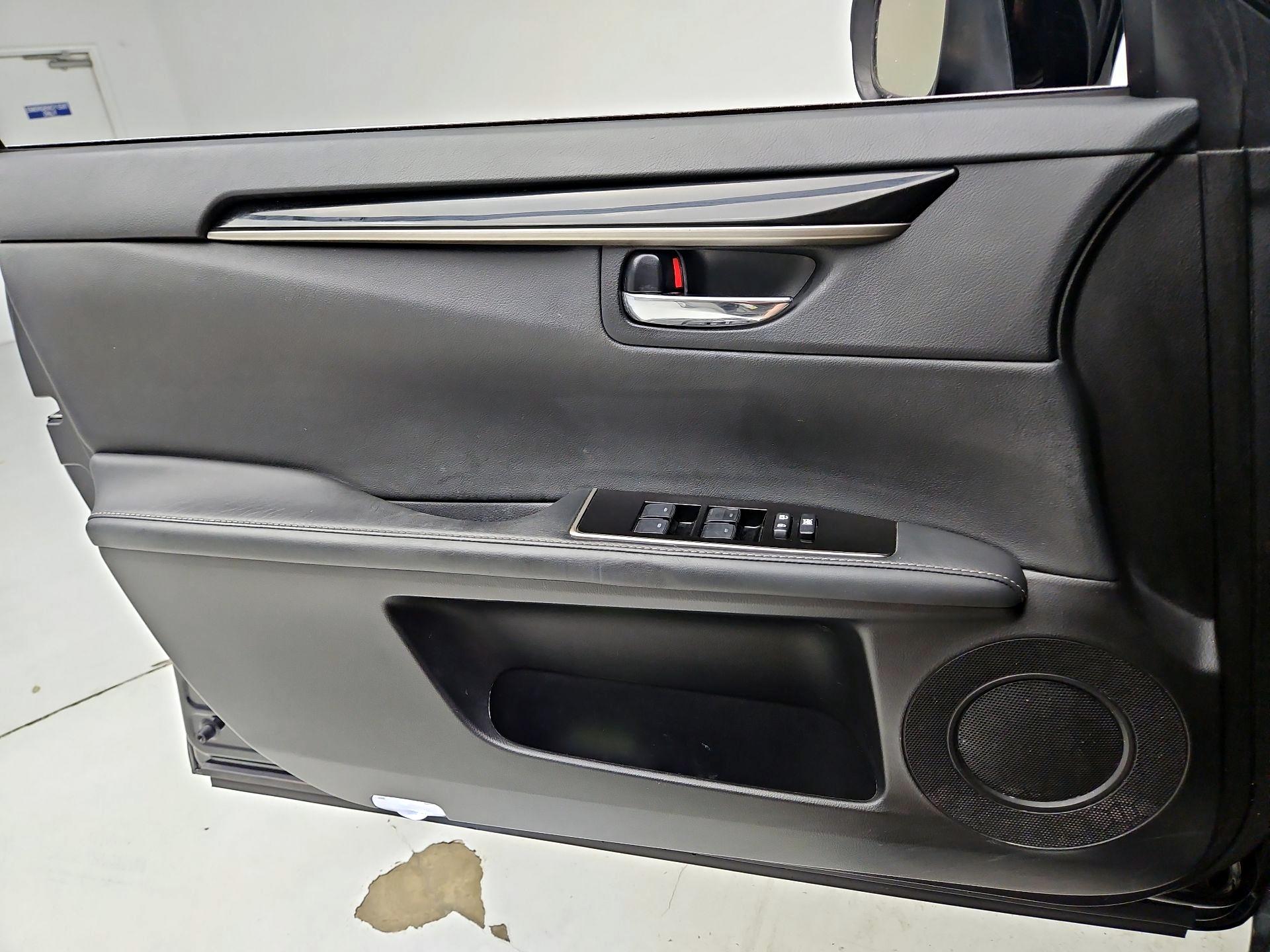 Thumbnail: 2016 Lexus ES - 12