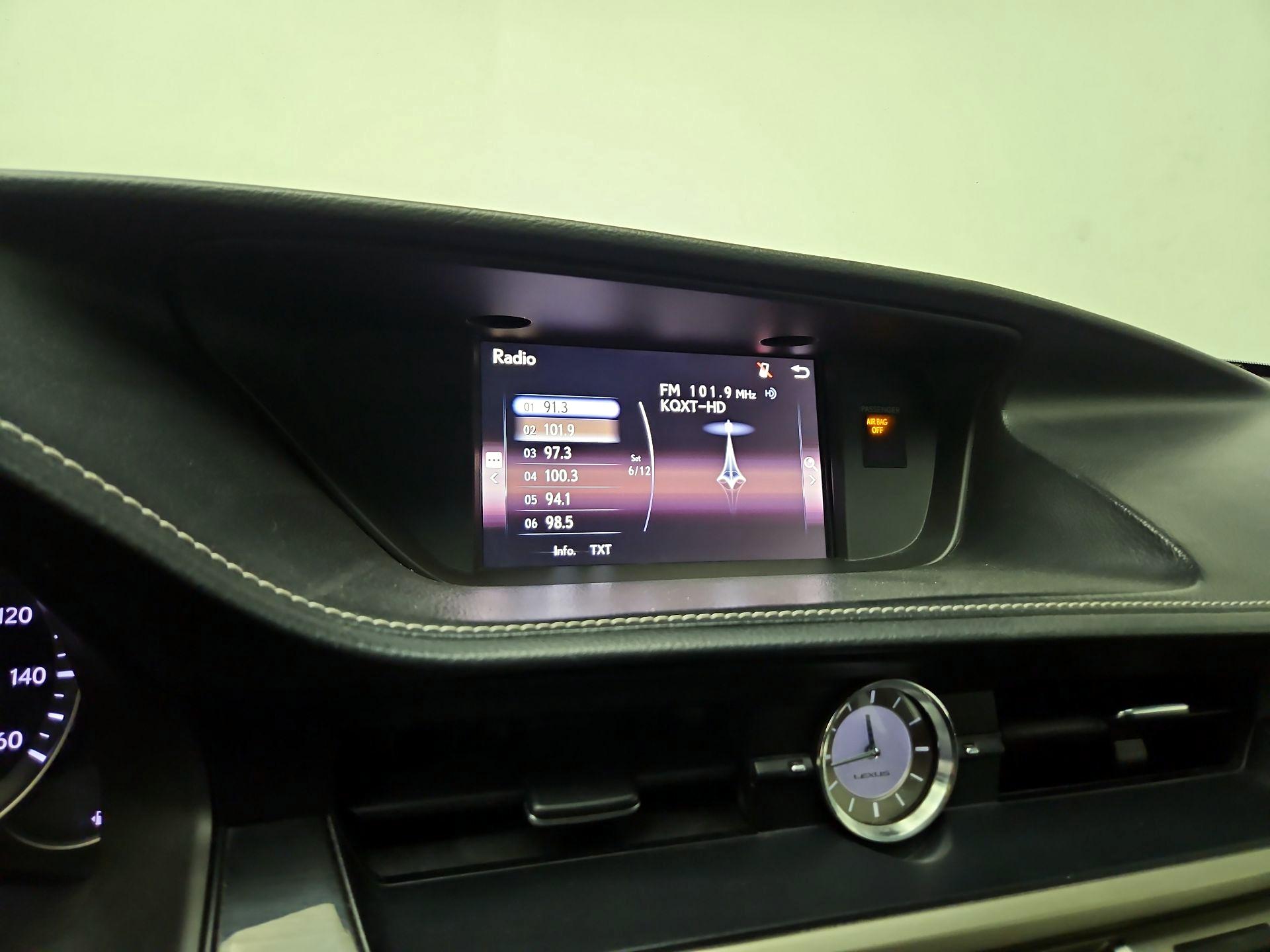 Thumbnail: 2016 Lexus ES - 15