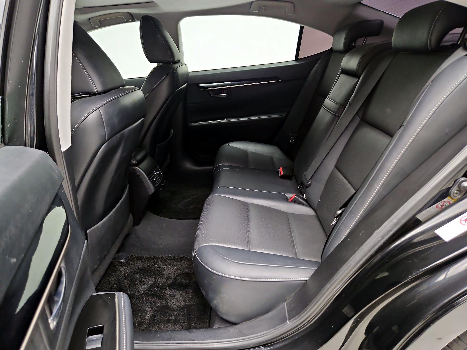 Thumbnail: 2016 Lexus ES - 20