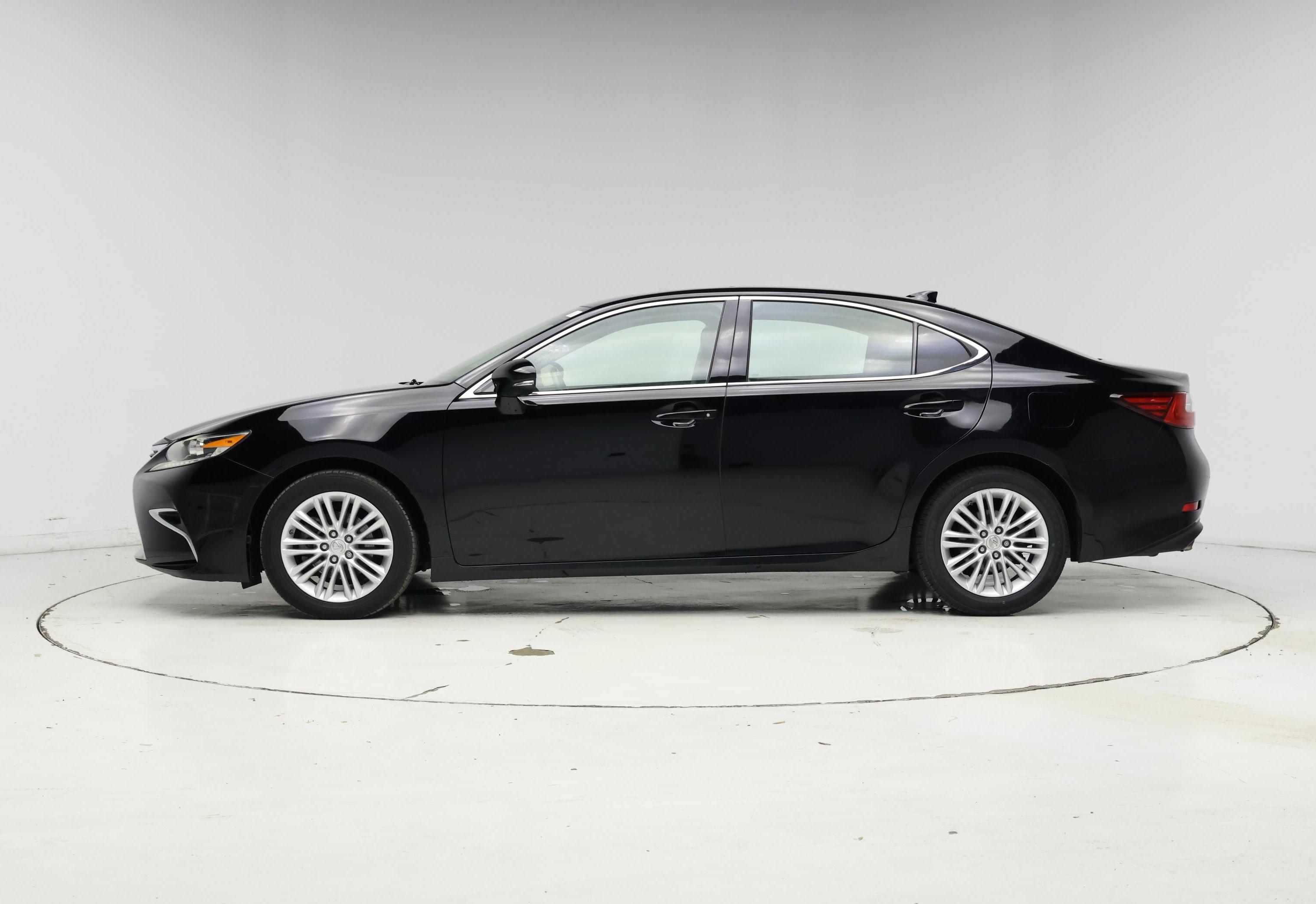 Thumbnail: 2016 Lexus ES - 3