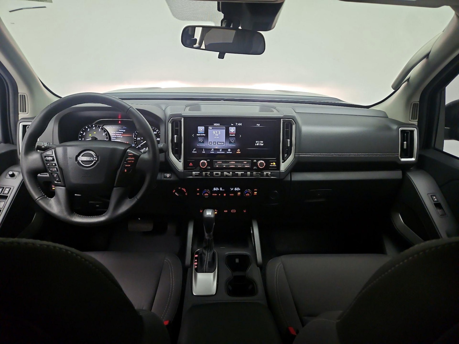 2025 Nissan Frontier SV - Photo 10