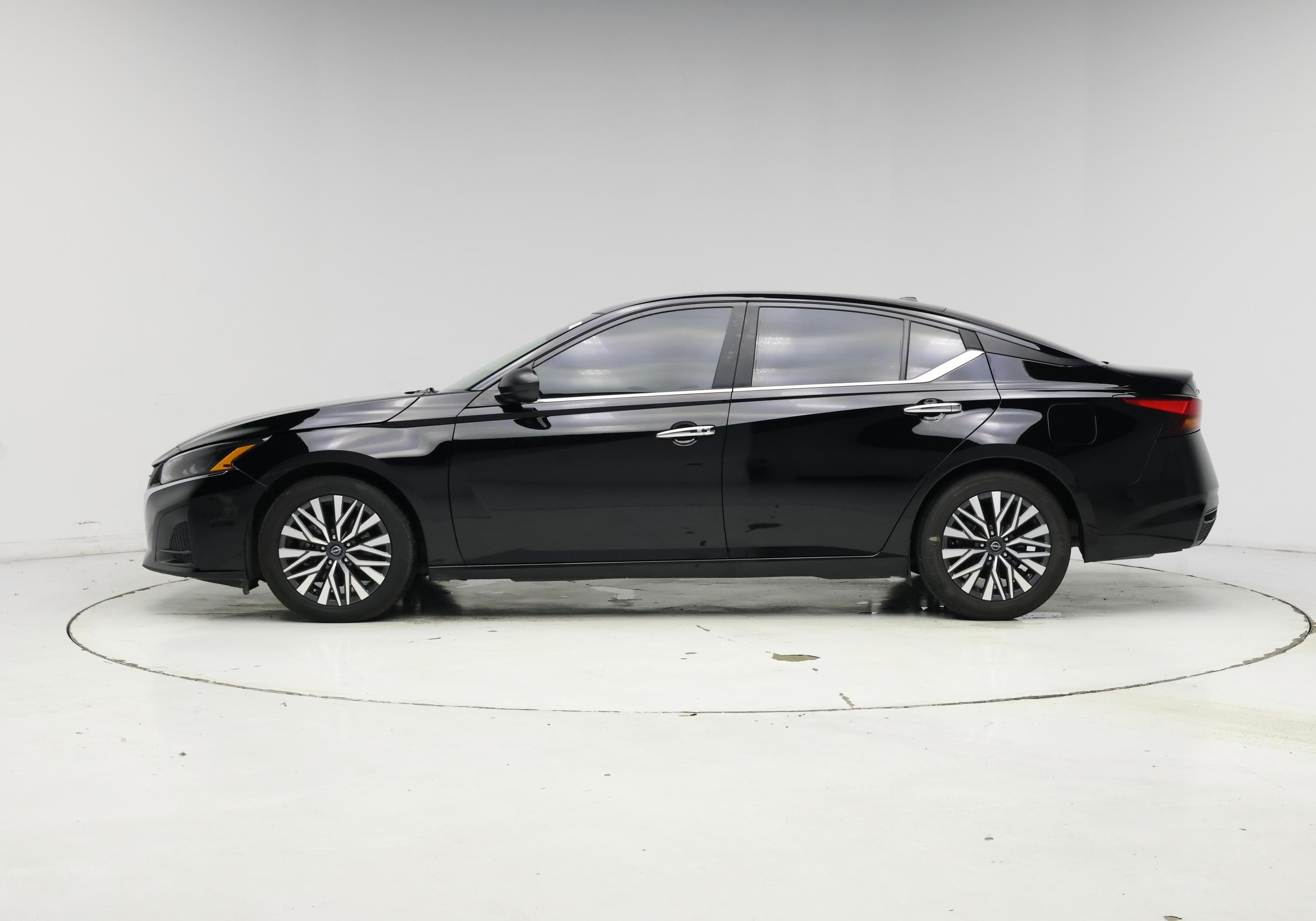 Thumbnail: 2024 Nissan Altima - 3