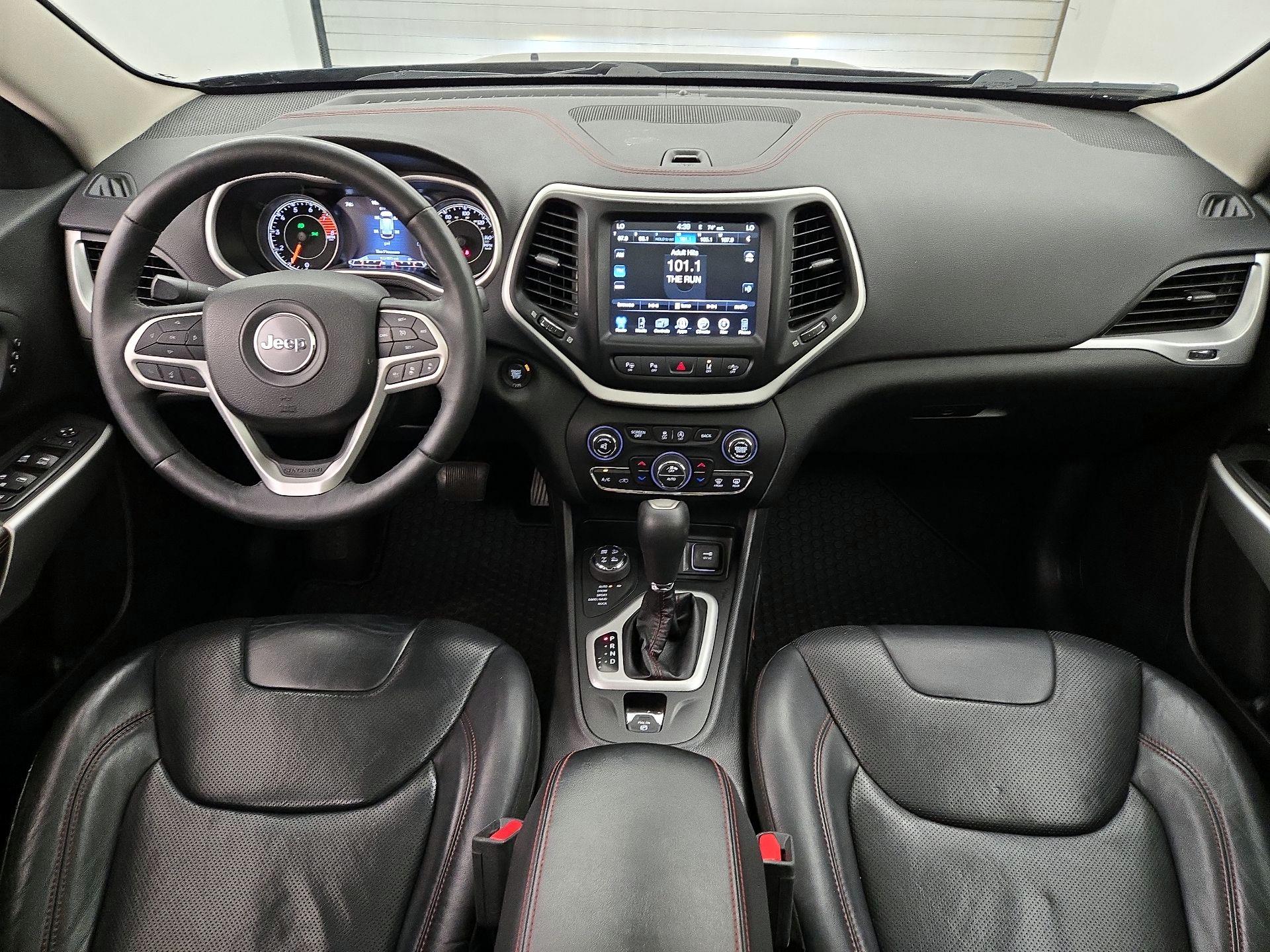 Thumbnail: 2017 Jeep Cherokee - 9