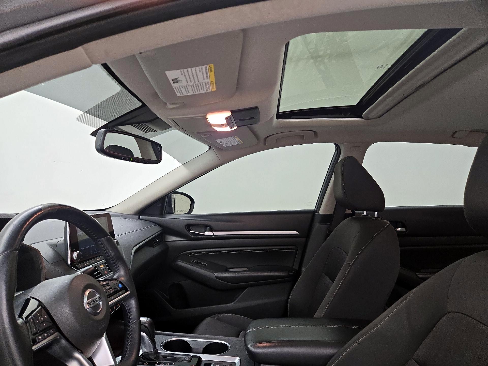 Thumbnail: 2019 Nissan Altima - 19